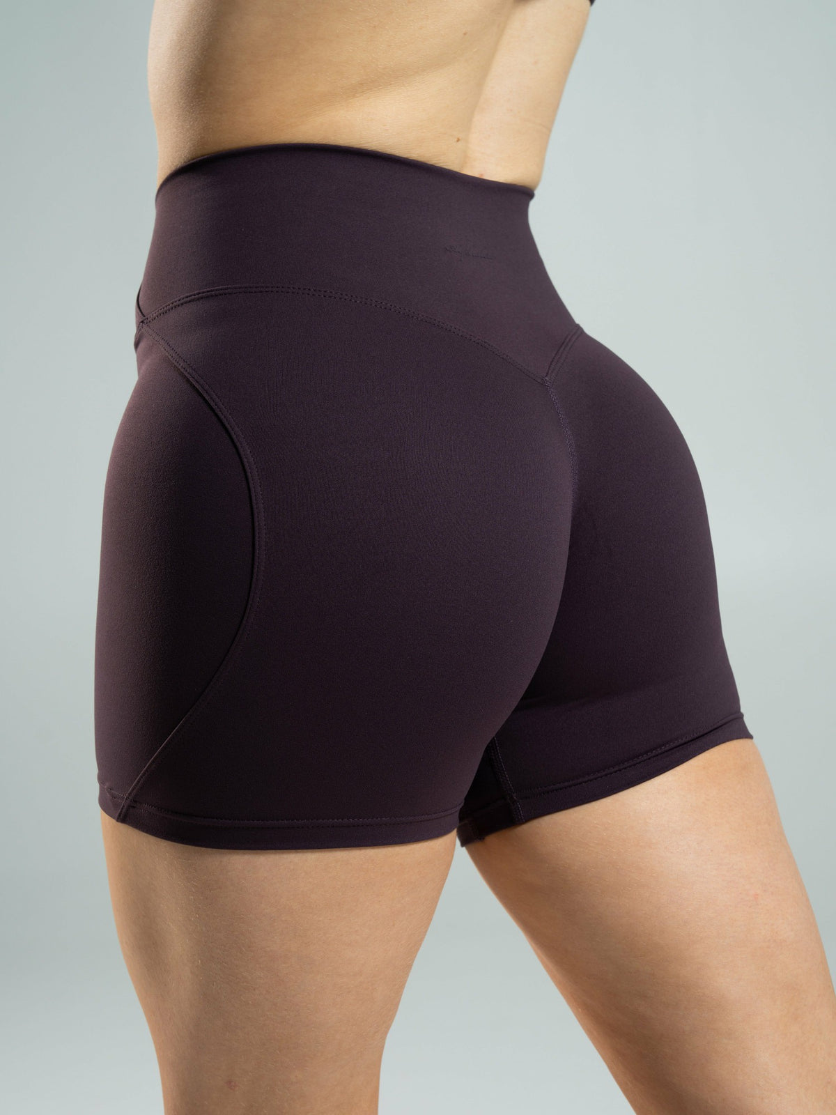 Aura Ultra-High Rise Short - Black Garnet | Alphalete
