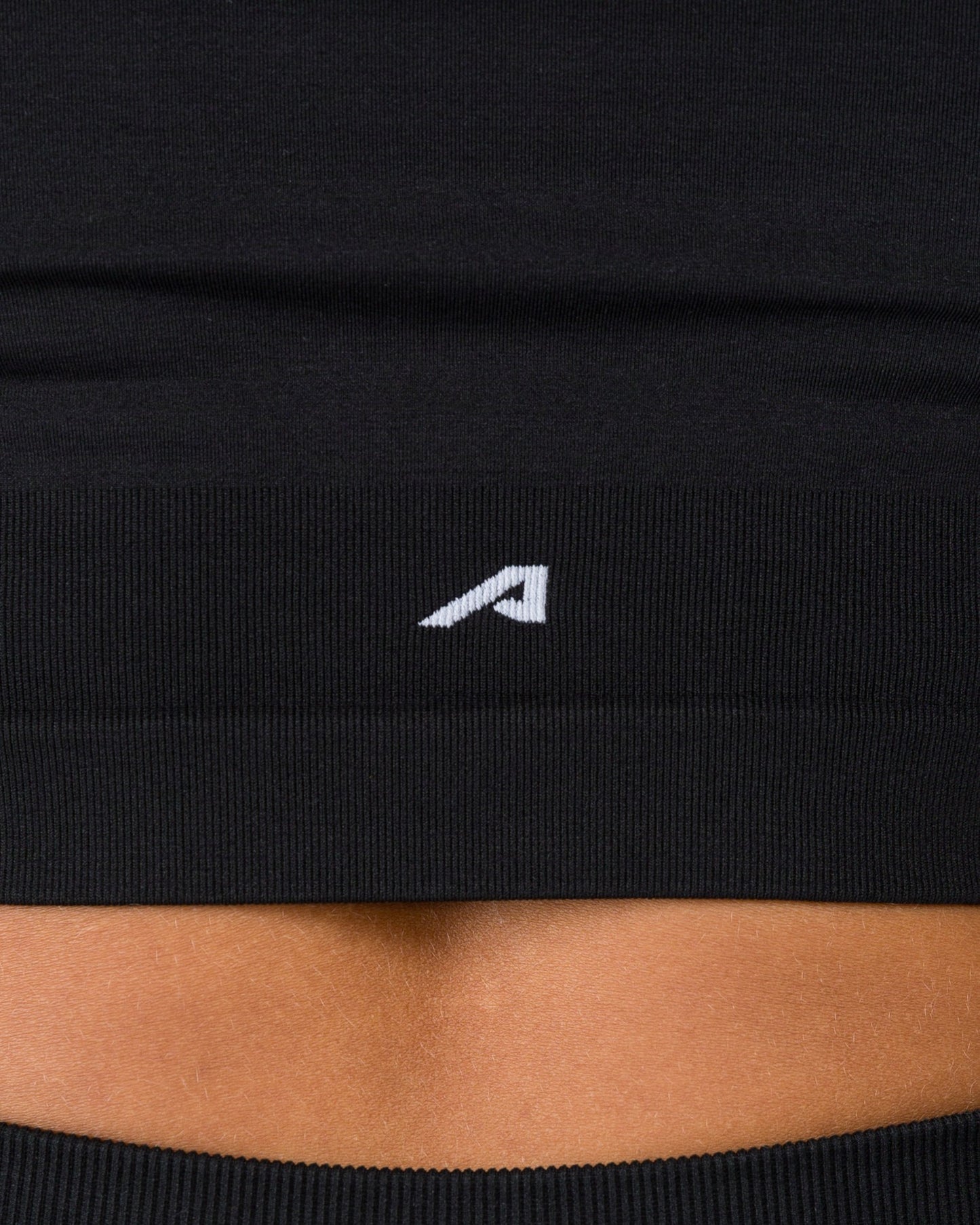 Halley SS - Black - Workout Clothes | Alphalete