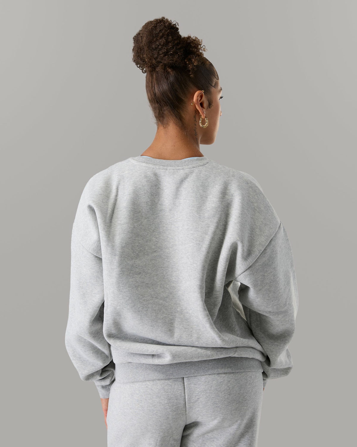 Staple Crewneck - Heather Grey - Workout Clothes | Alphalete