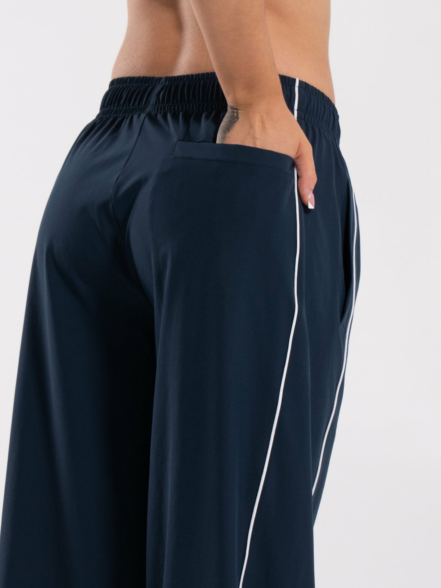Relay Pant - Dark Cyan - Workout Clothes For Women | Alphalete