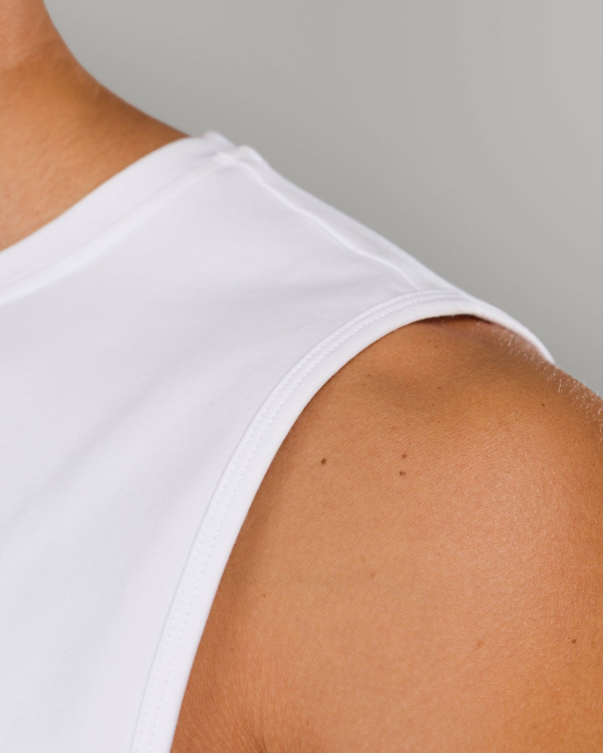 Force Core Cutoff - White - Mens Workout Tee | Alphalete