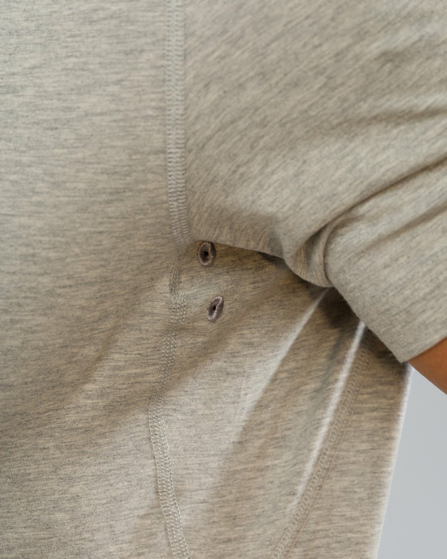 Momentum Tee - City Dust - Mens Workout Tee | Alphalete