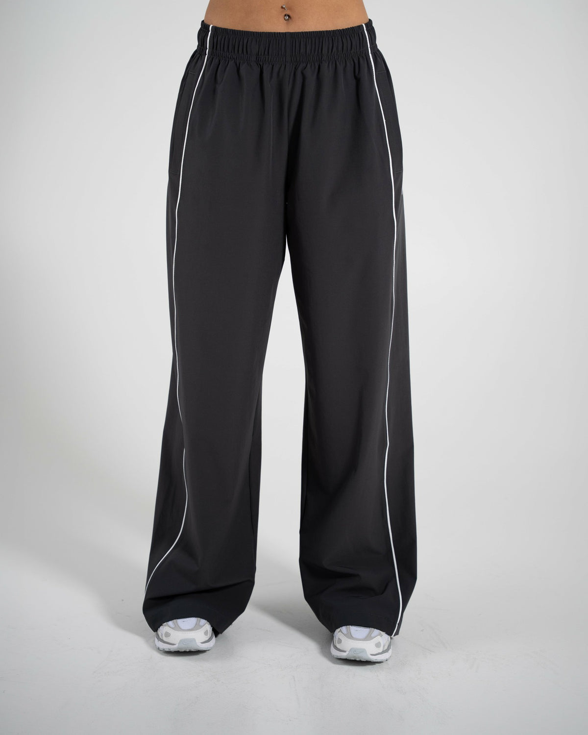 Relay Pant - Graphite - Workout Clothes For Women | Alphalete