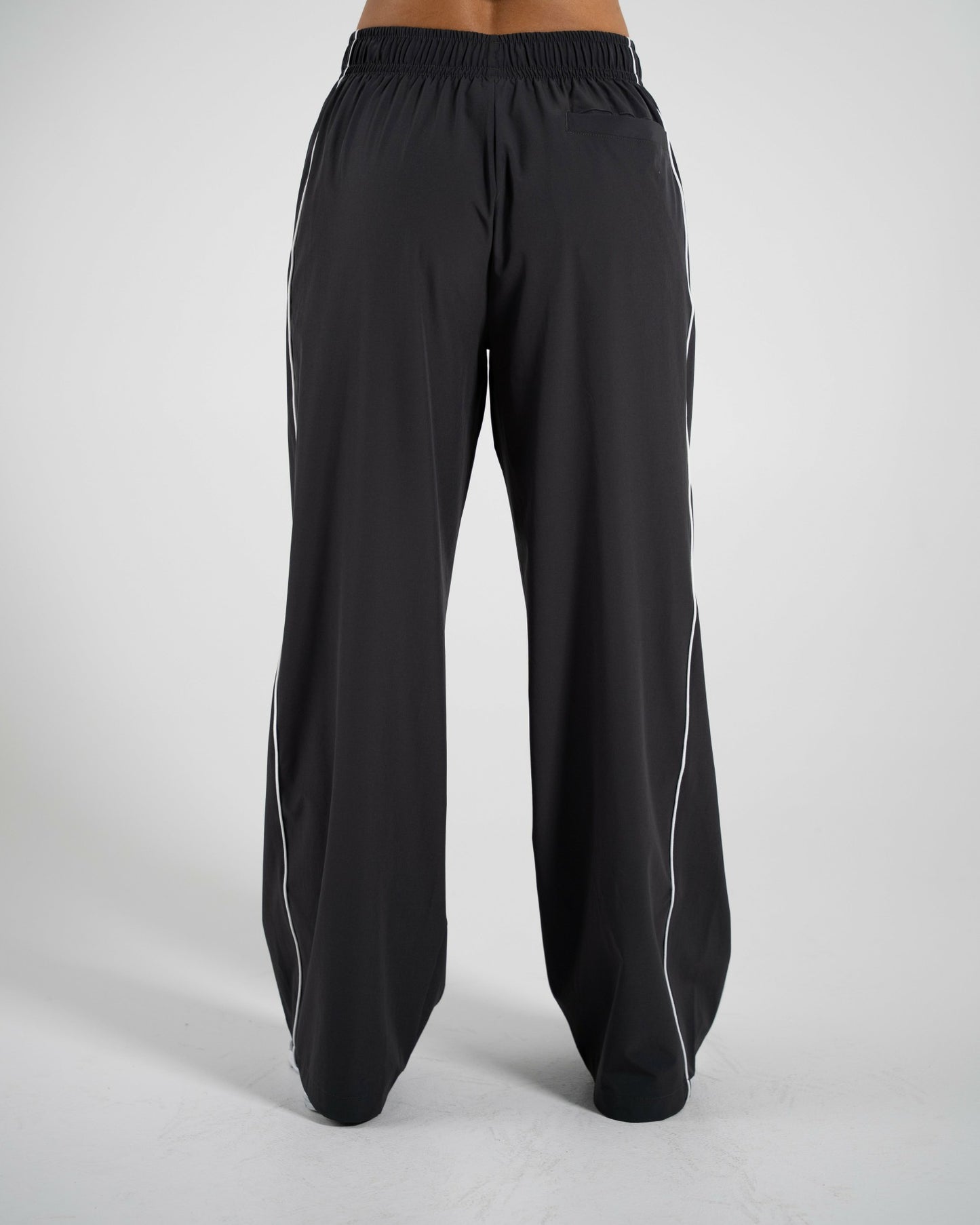 Relay Pant - Graphite - Workout Clothes For Women | Alphalete