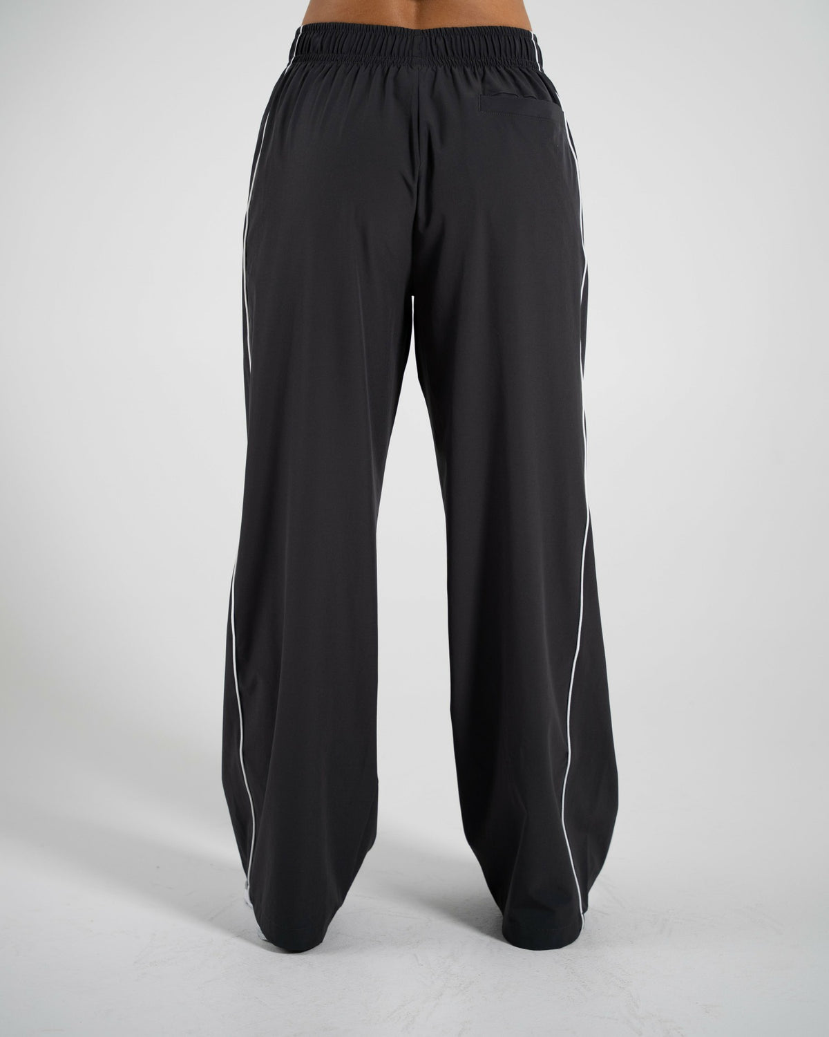Relay Pant - Graphite - Workout Clothes For Women | Alphalete