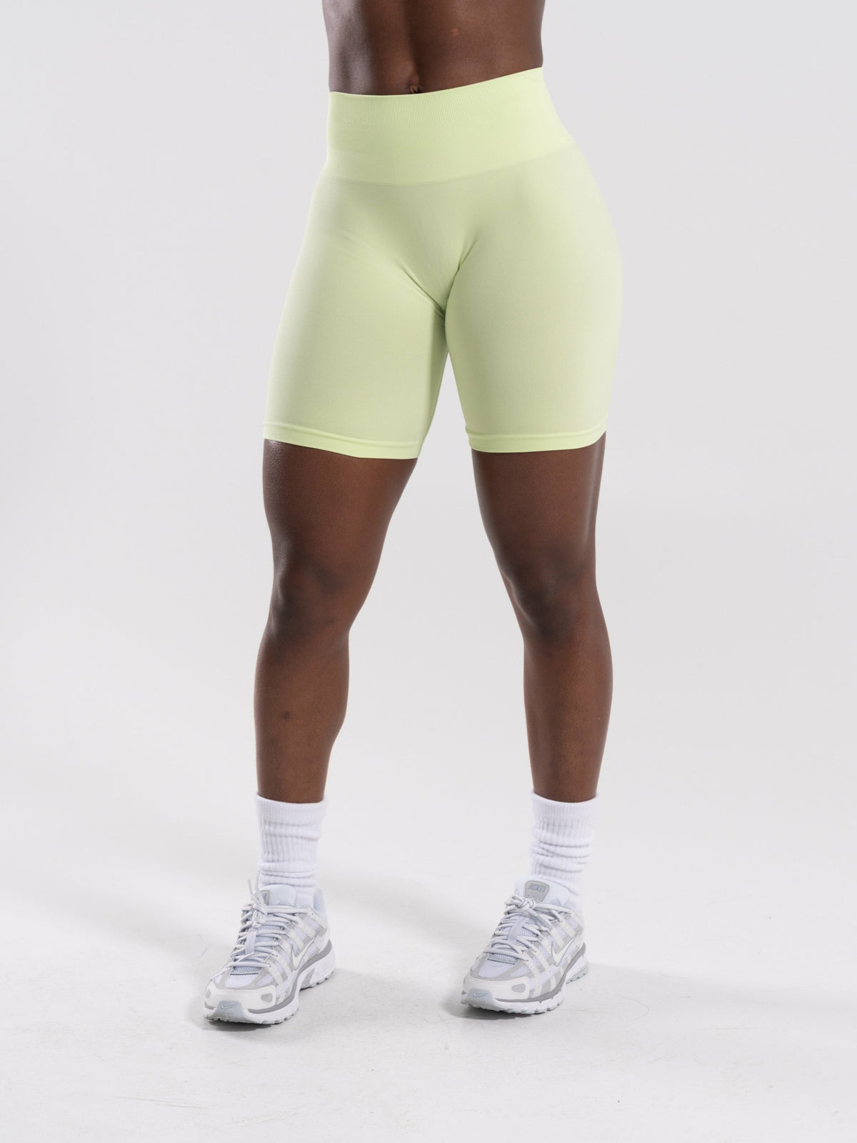 Pump Mid Rise Biker Short - Citrus Frost | Alphalete