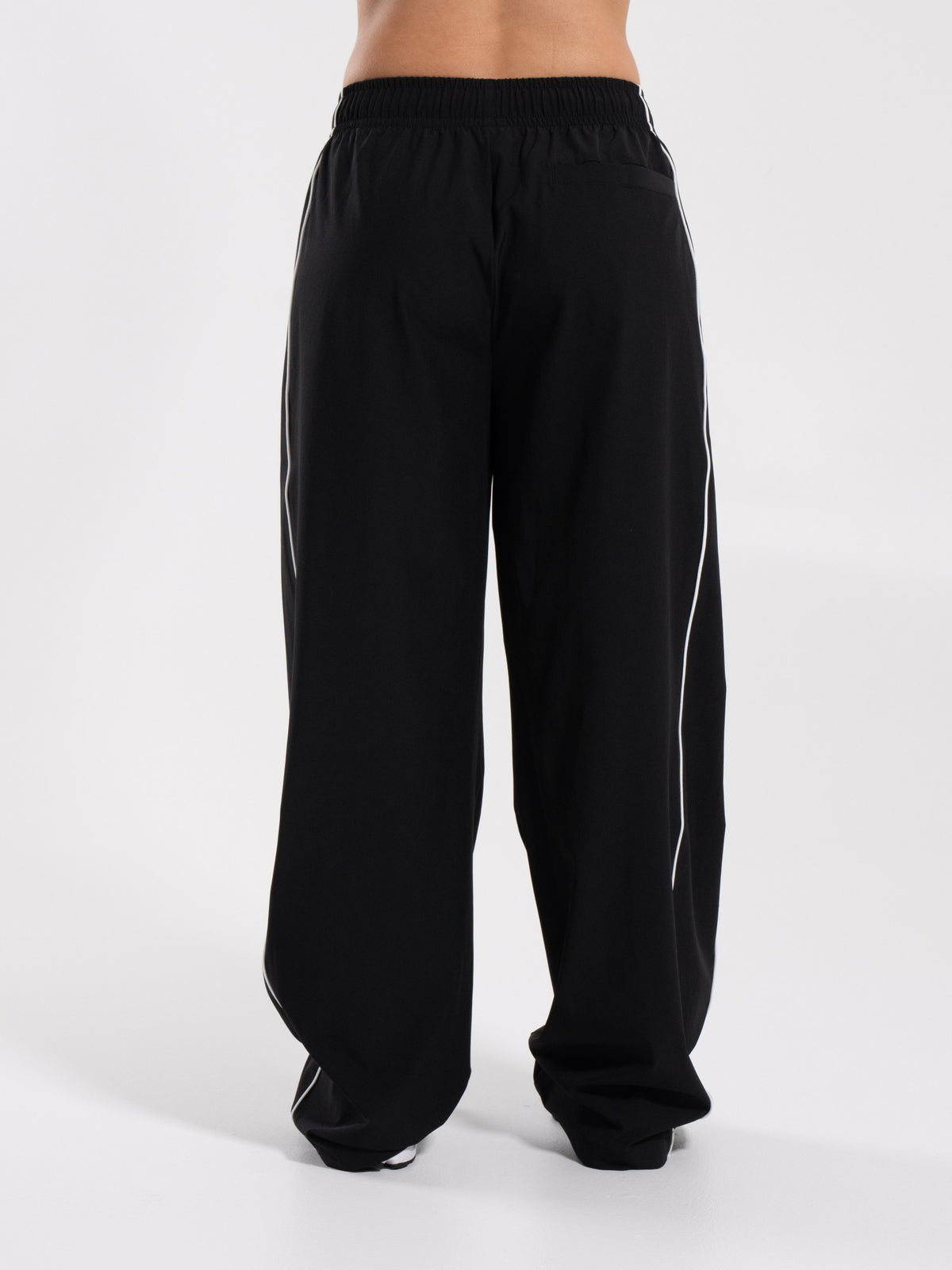 Relay Pant - Black - Workout Clothes For Women | Alphalete