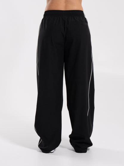 Relay Pant - Black - Workout Clothes For Women | Alphalete
