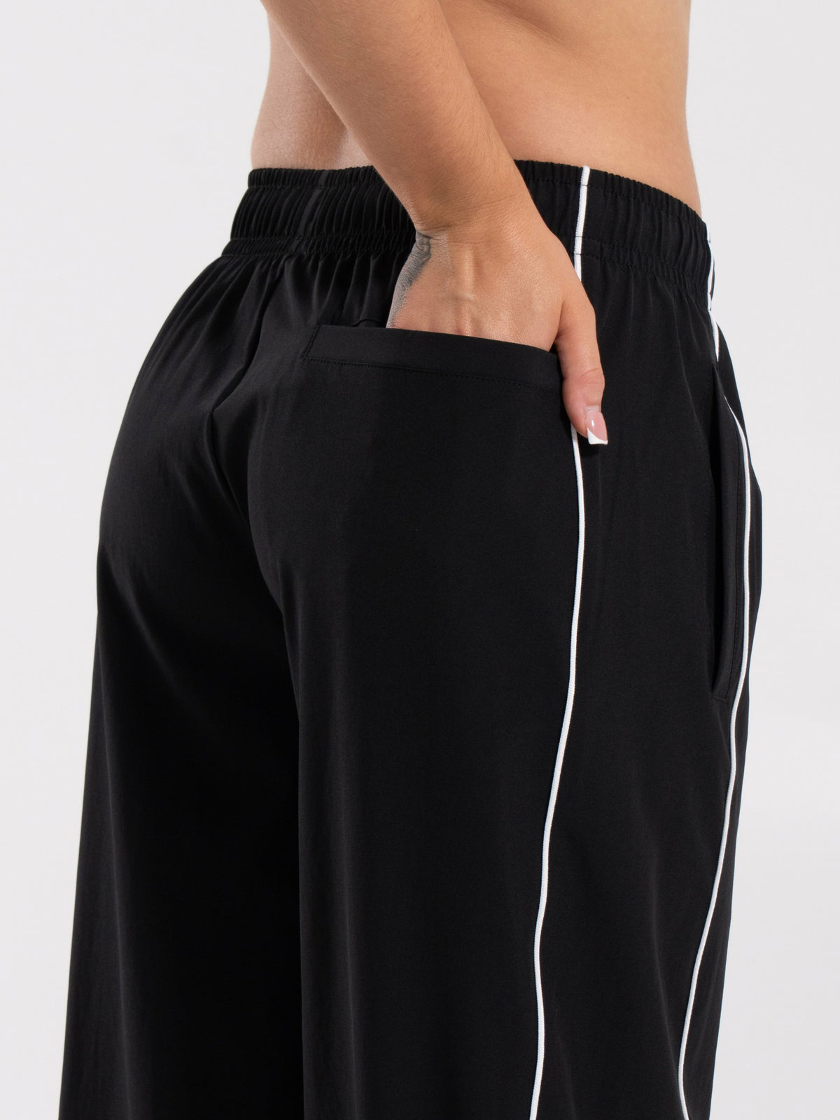 Relay Pant - Black - Workout Clothes For Women | Alphalete