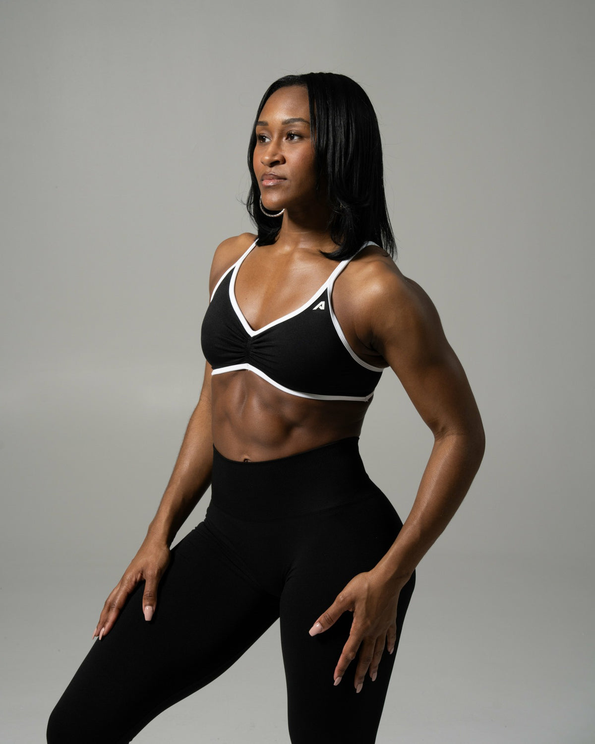 Sandy Bra - Black Contrast - Best Sports Bra | Alphalete