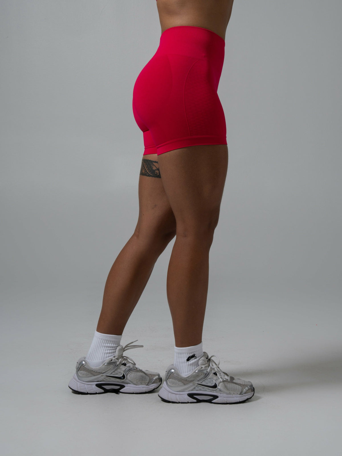 Contour Mid Rise Short - Wild Strawberry | Alphalete