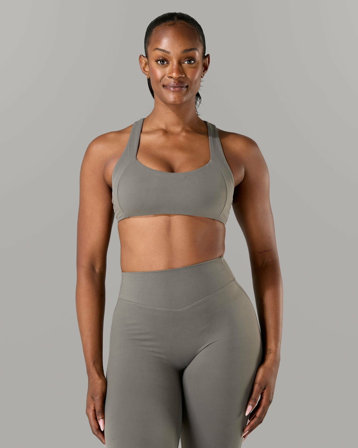 Corinna Bra C/D - Pewter - Best Sports Bra | Alphalete