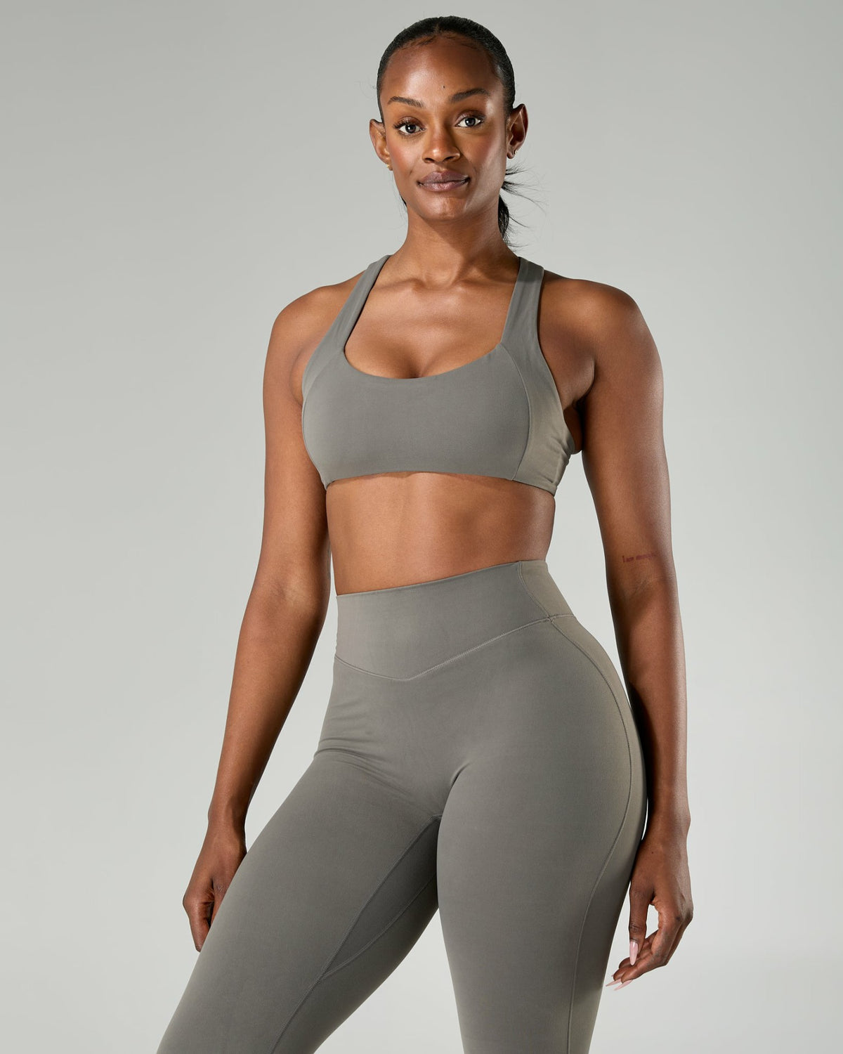 Corinna Bra C/D - Pewter - Best Sports Bra | Alphalete