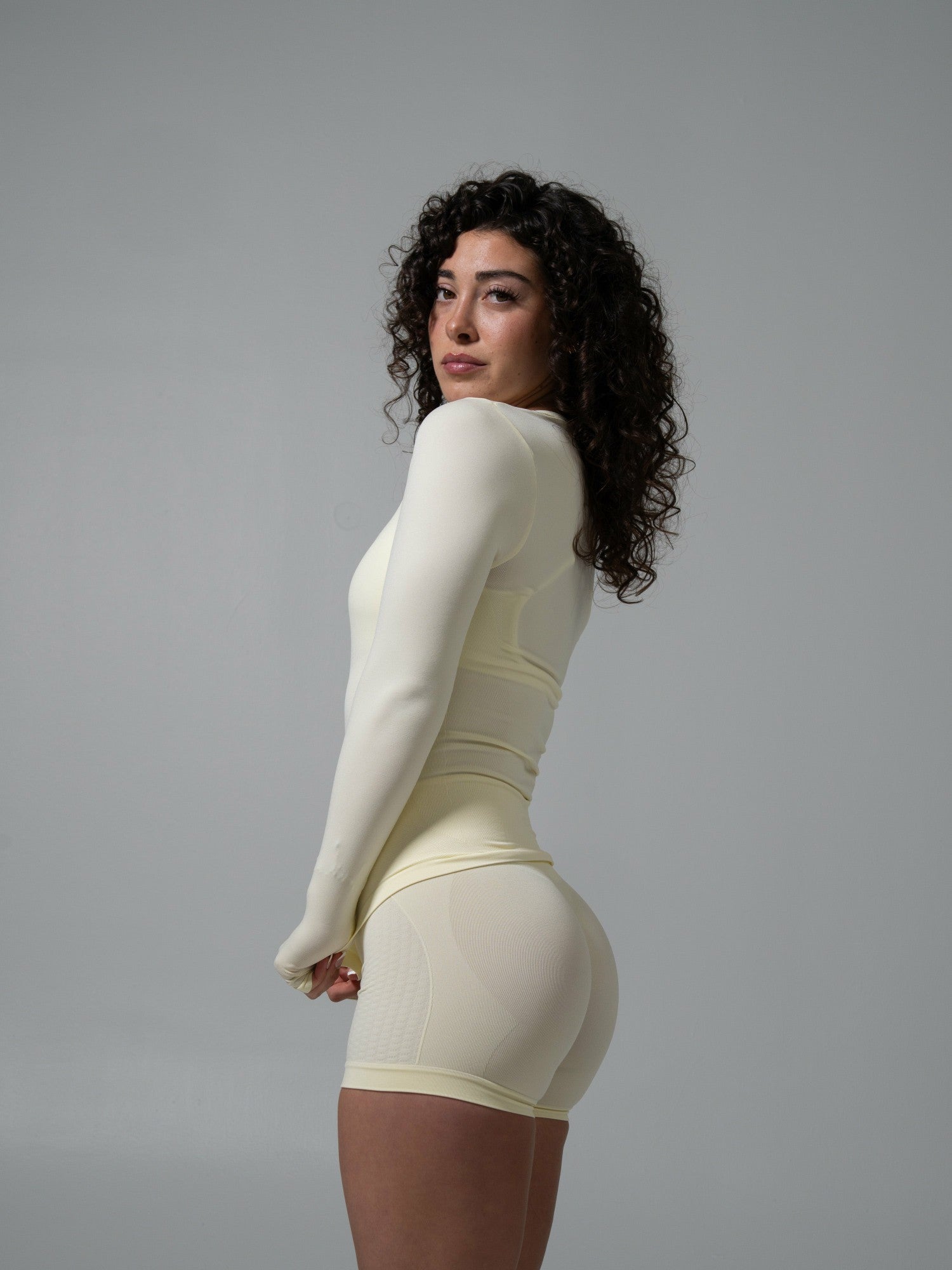 Amplify LS Long - Buttercream - Workout Clothes | Alphalete