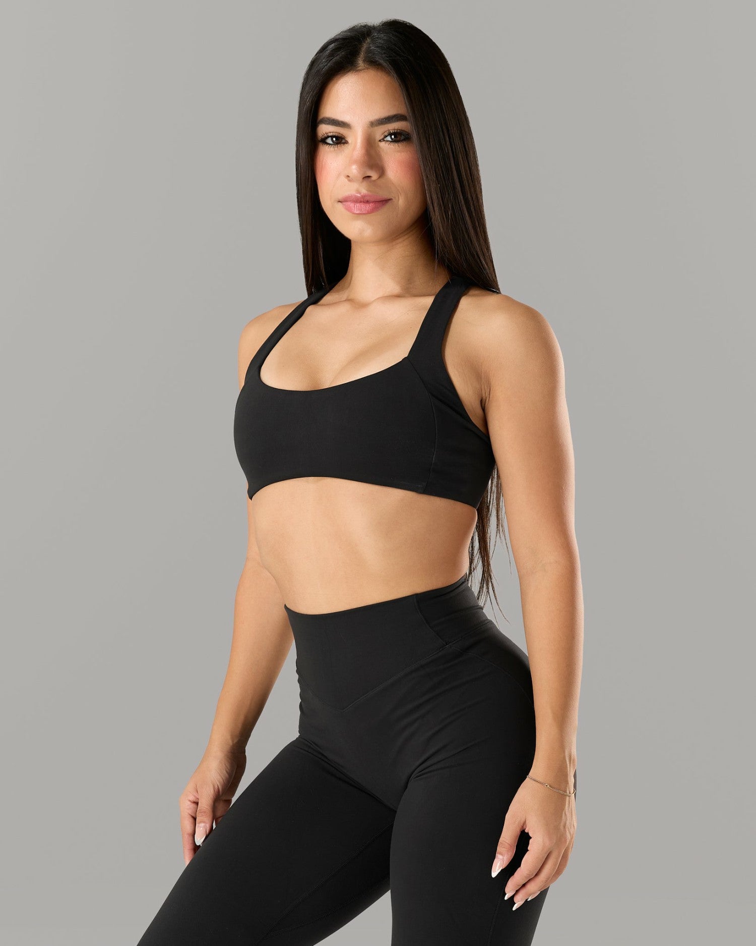 Corinna Bra A/B - Black - Best Sports Bra | Alphalete