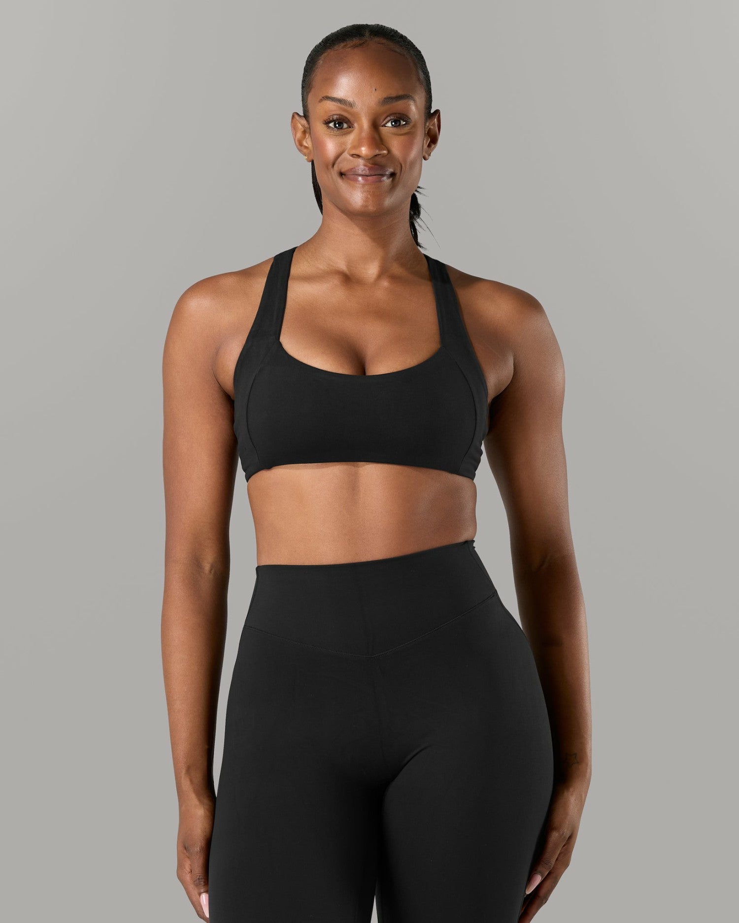 Corinna Bra C/D - Black - Best Sports Bra | Alphalete