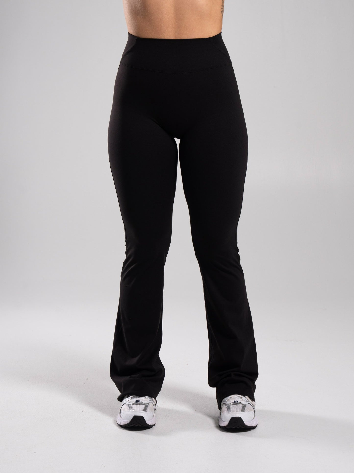 Aura Ultra-High Rise Flared Pant - Black | Alphalete
