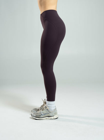 Aura Ultra-High Rise Legging - Black Garnet | Alphalete