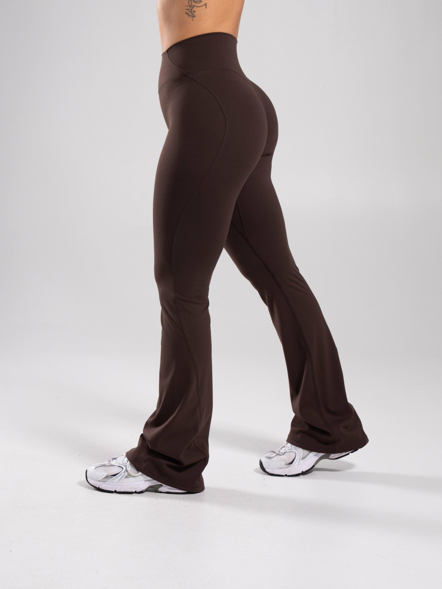 Aura Ultra-High Rise Flared Pant - Walnut | Alphalete