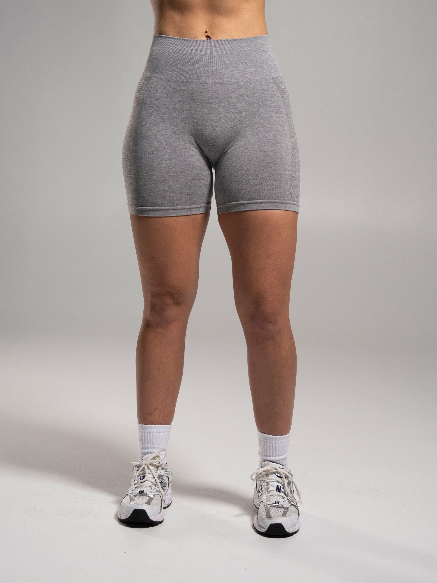 Pump Mid Rise Short - Heather Grey | Alphalete