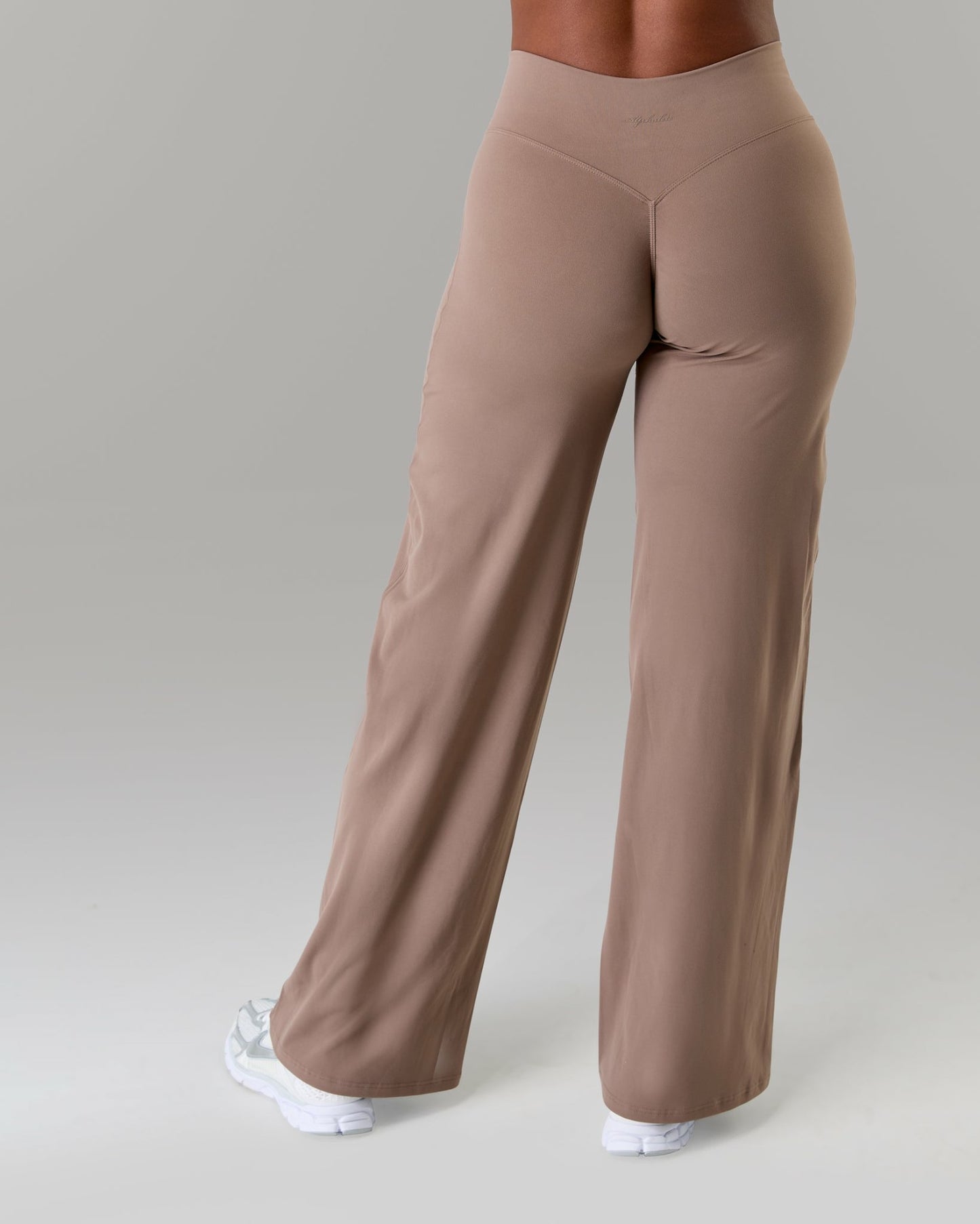 Aura Wide Leg Pant Long - Mocha | Alphalete