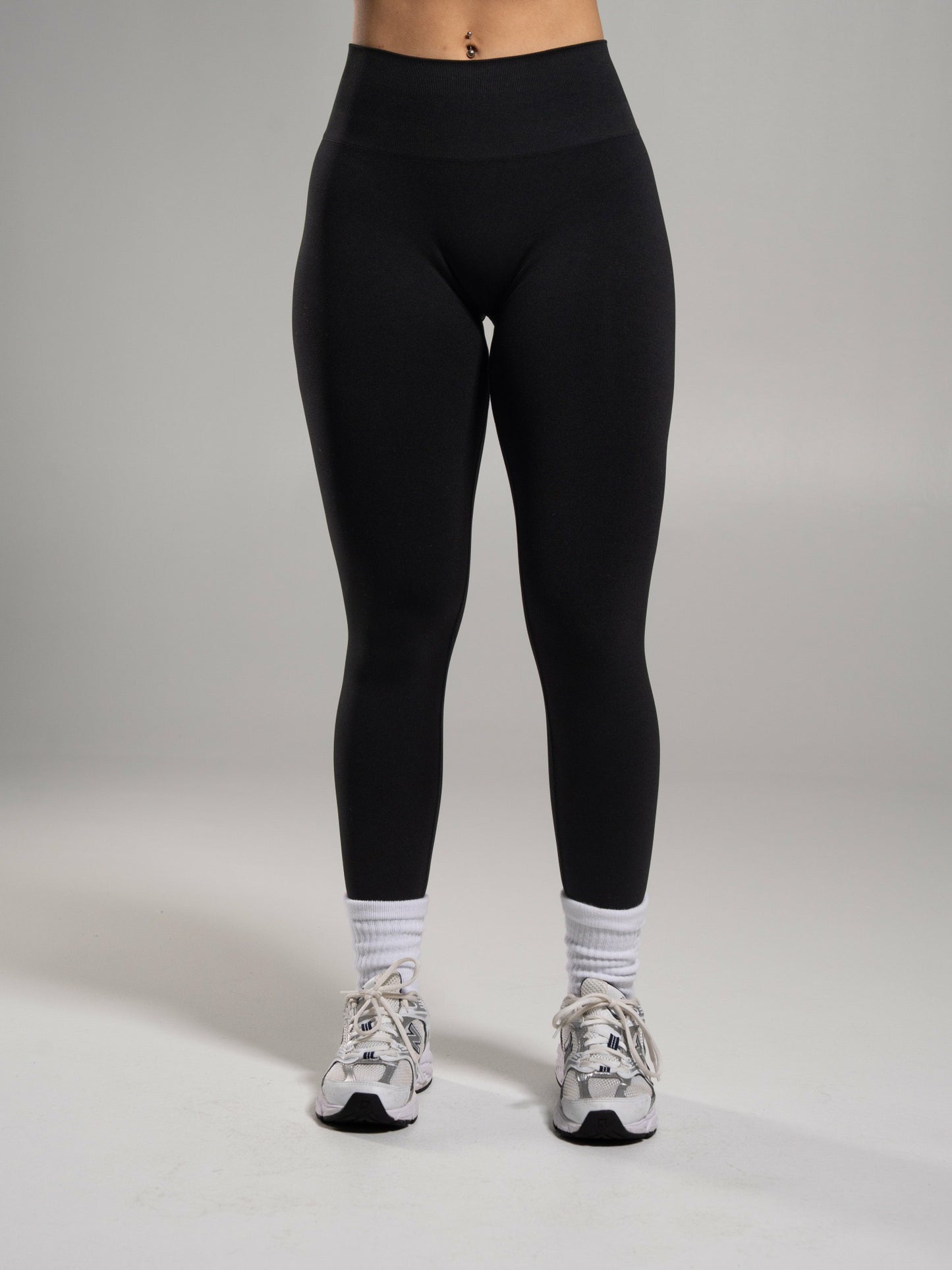 Pump Mid Rise Legging - Black | Alphalete