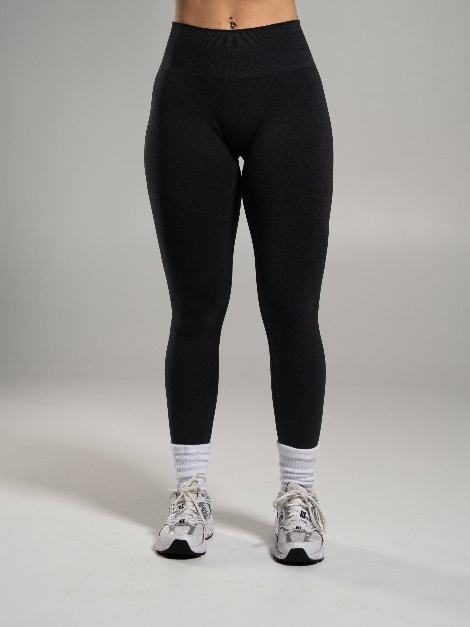Pump Mid Rise Legging - Black | Alphalete