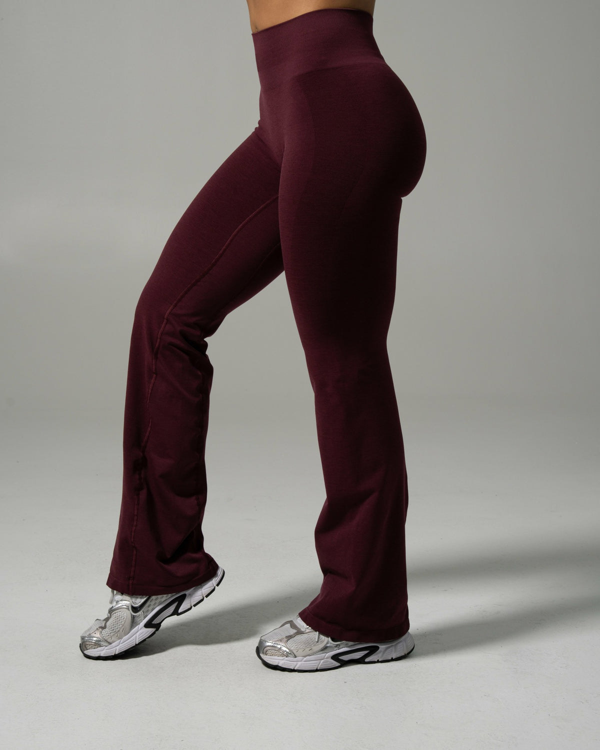 Pump Mid Rise Flared Pant - Merlot | Alphalete