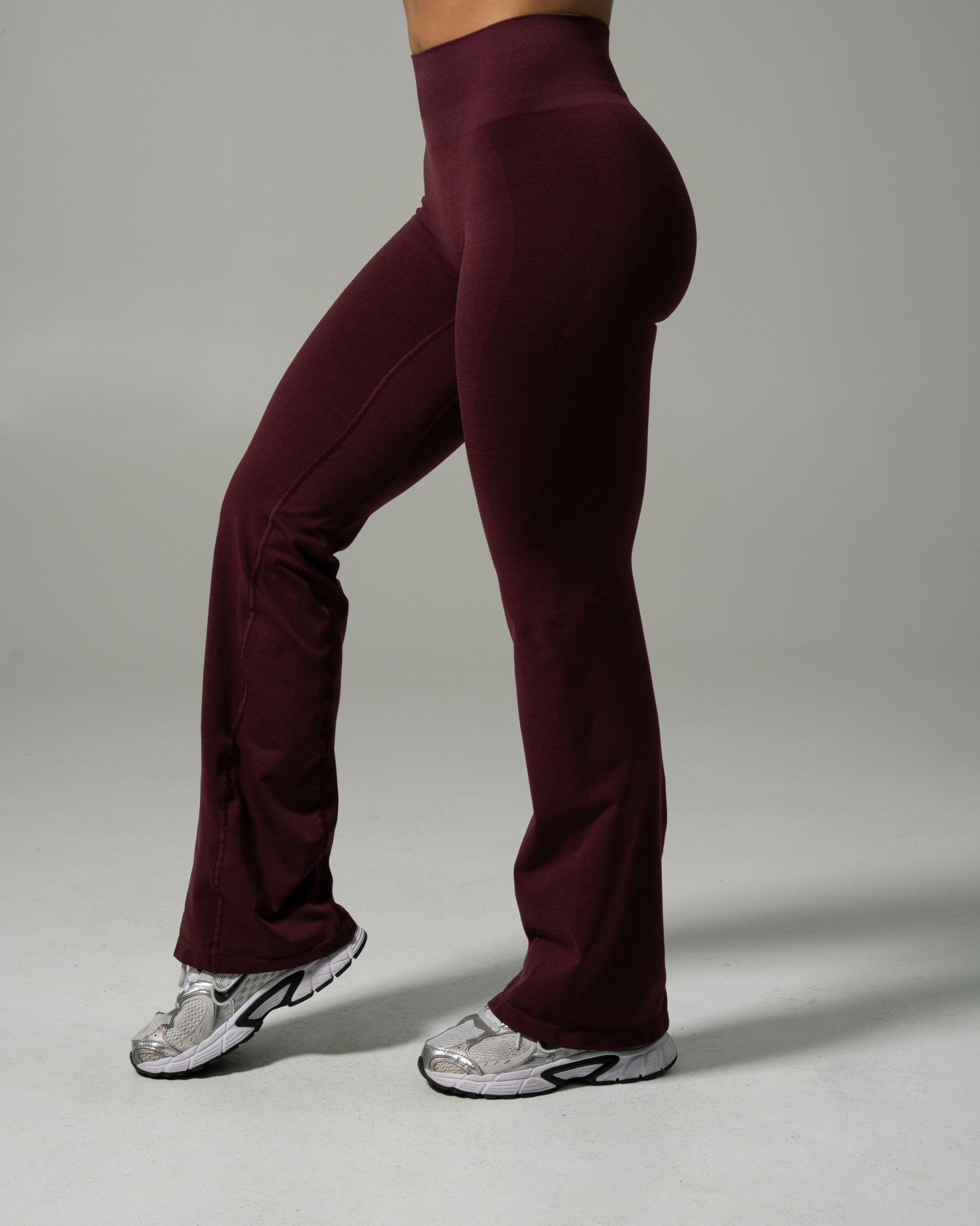 Pump Mid Rise Flared Pant - Merlot | Alphalete