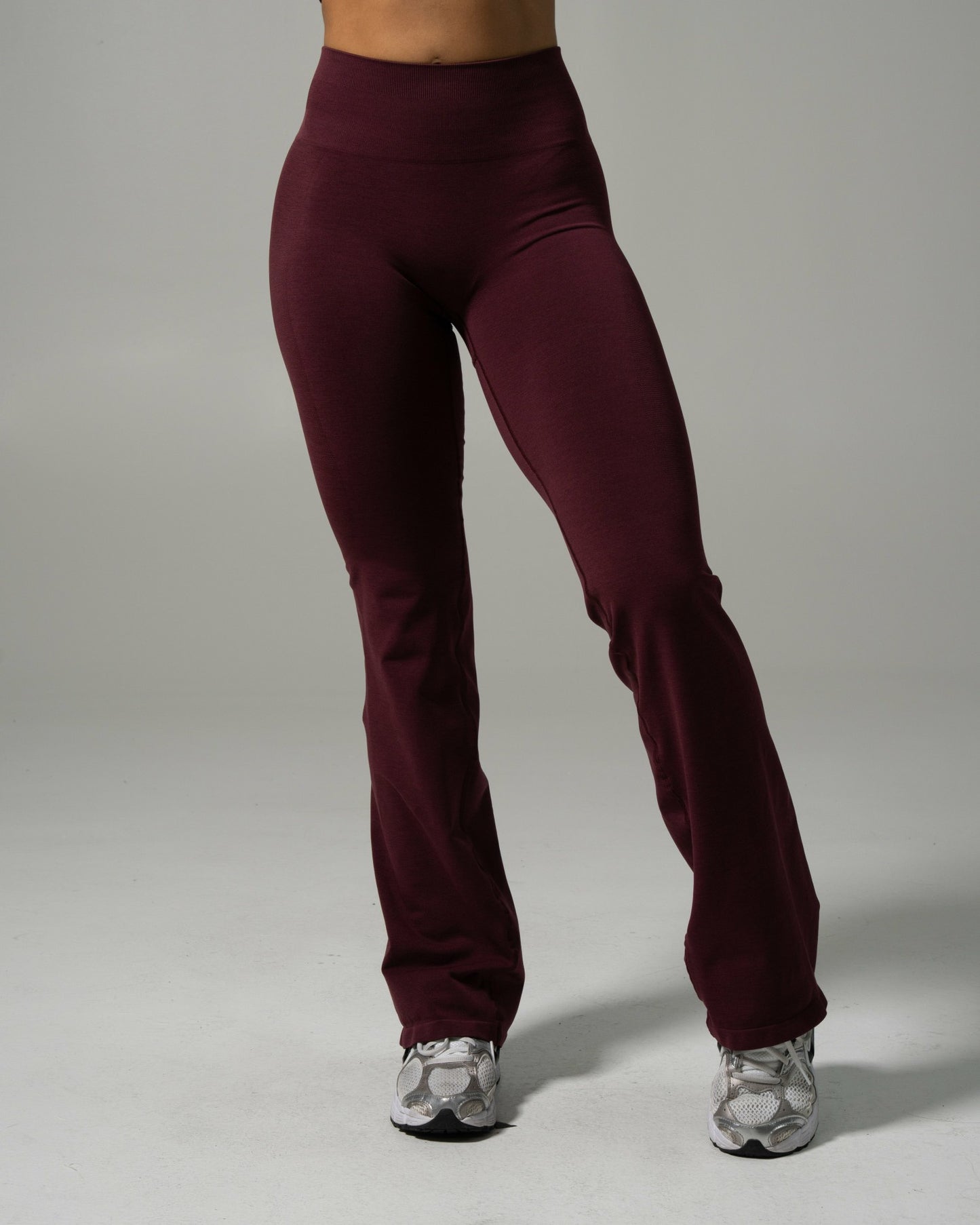 Pump Mid Rise Flared Pant - Merlot | Alphalete
