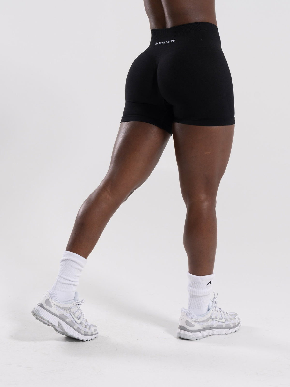 Pump Mid Rise Short - Black - Workout Clothes For Women | Alphalete