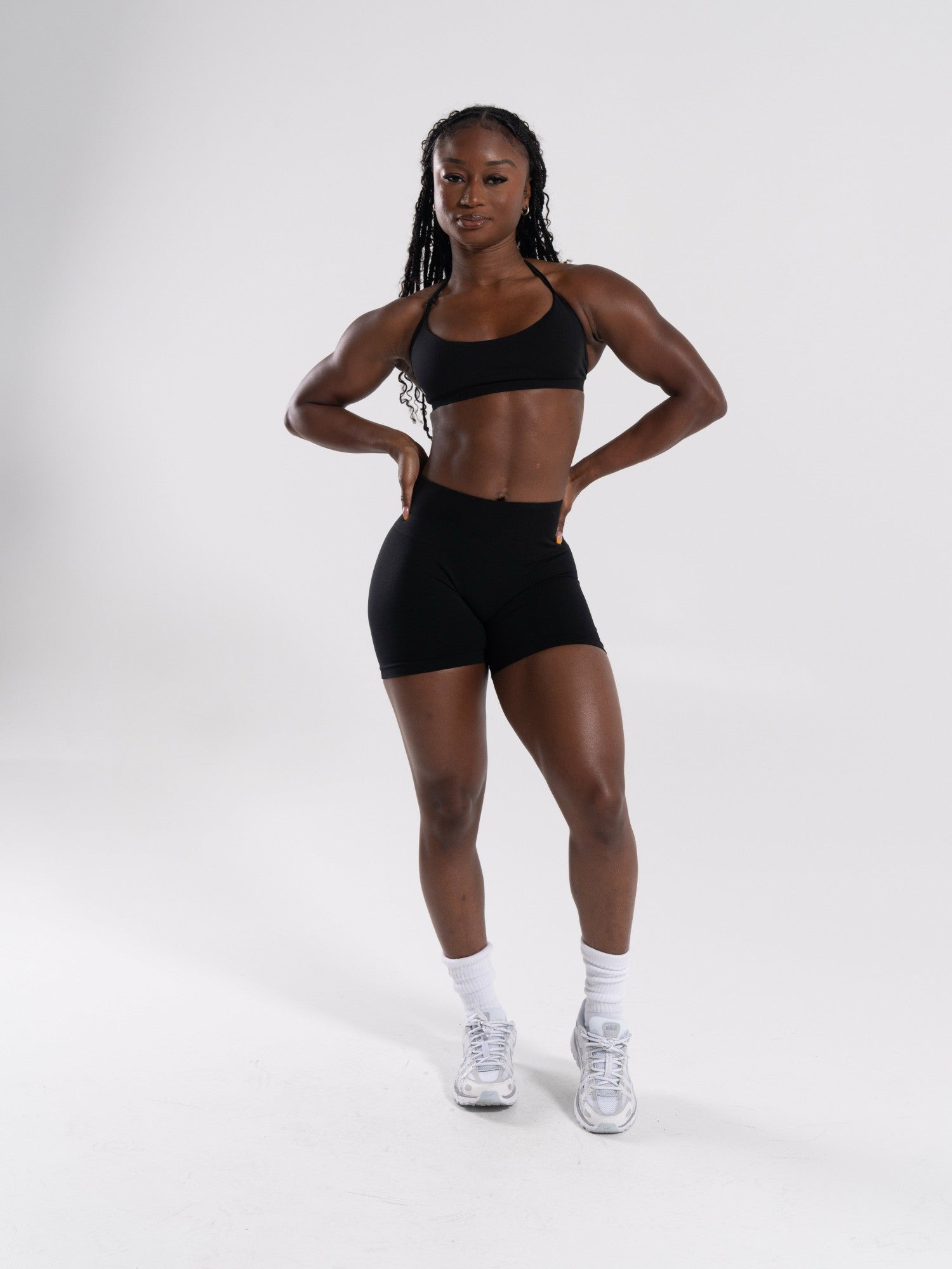 Pump Mid Rise Short - Black - Workout Clothes For Women | Alphalete