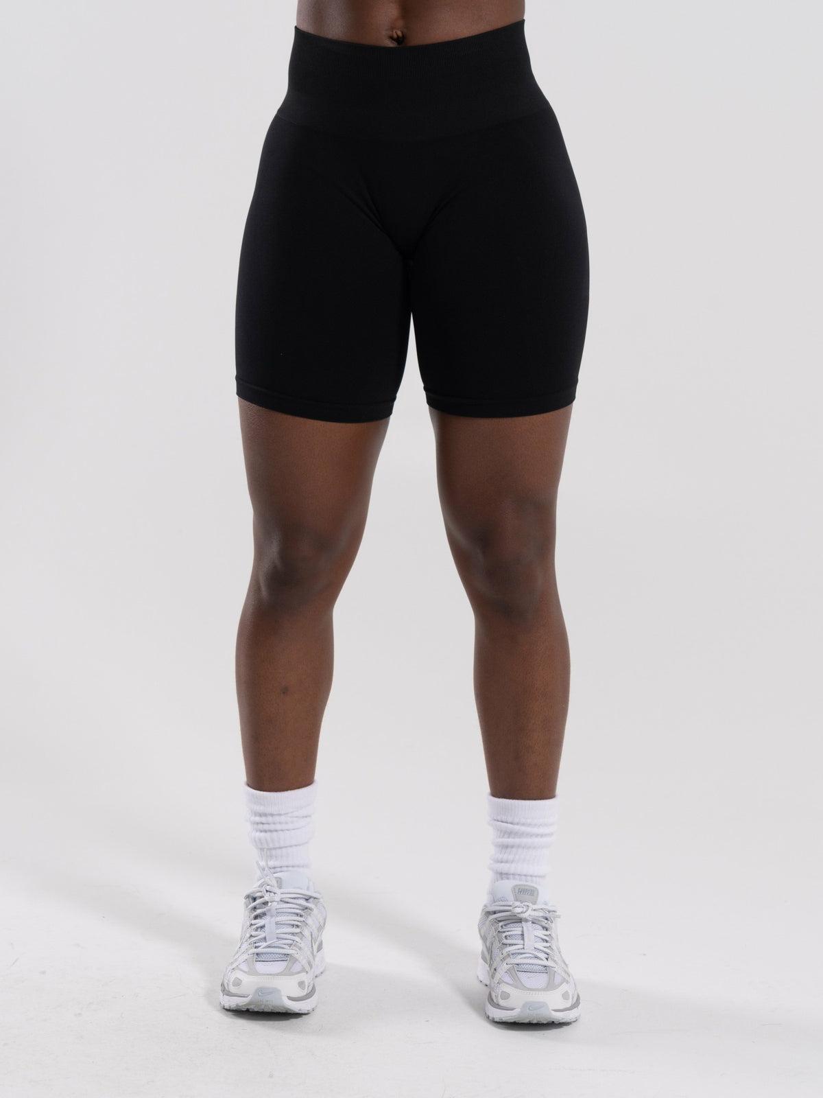 Pump Mid Rise Biker Short - Black | Alphalete