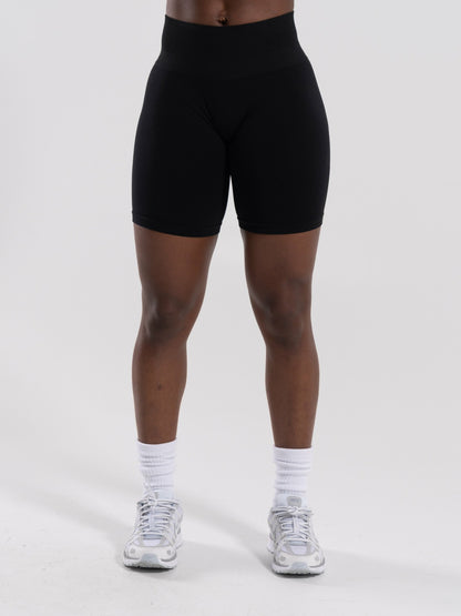 Pump Mid Rise Biker Short - Black | Alphalete