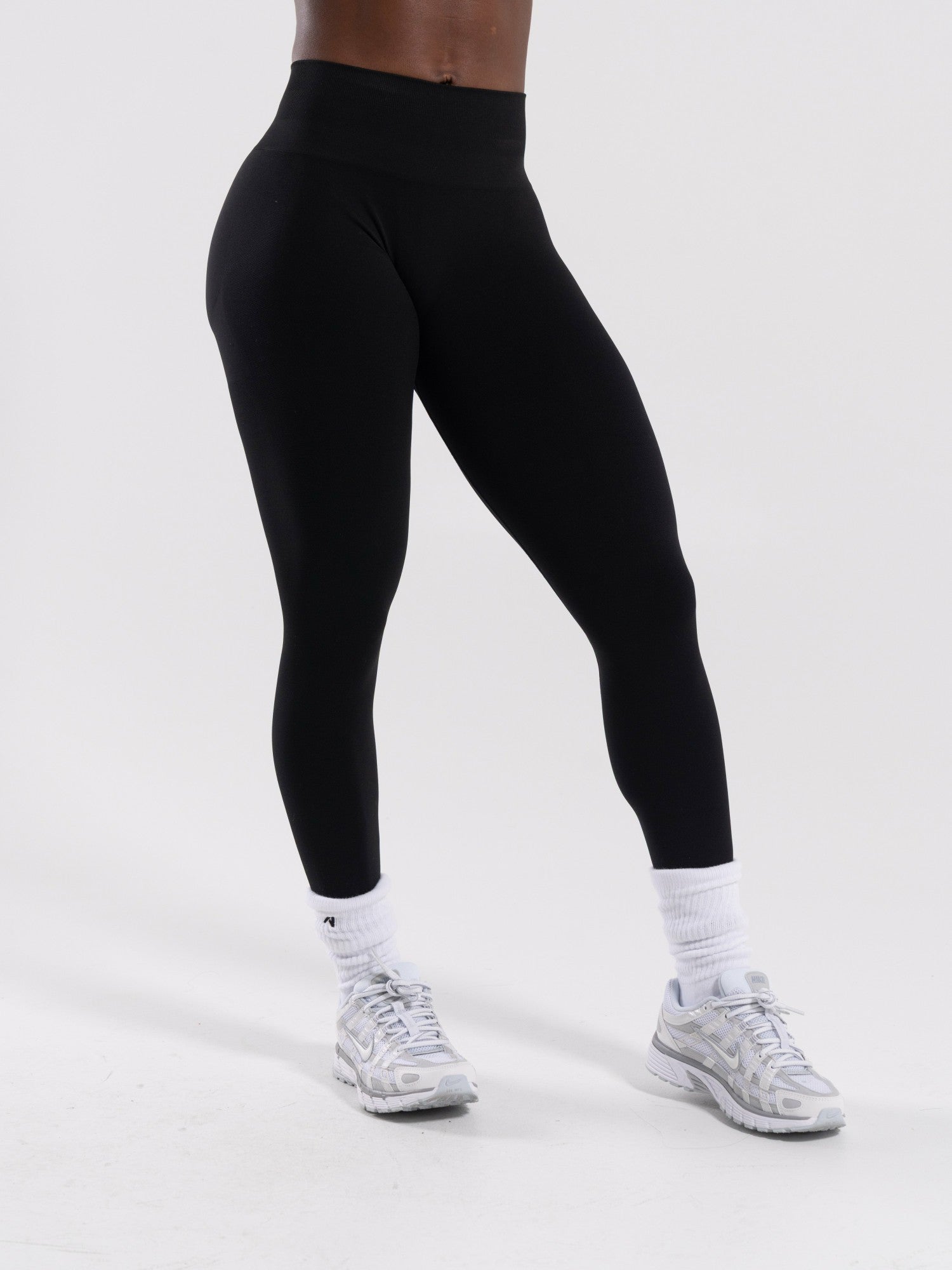 Pump Mid Rise Legging - Black | Alphalete