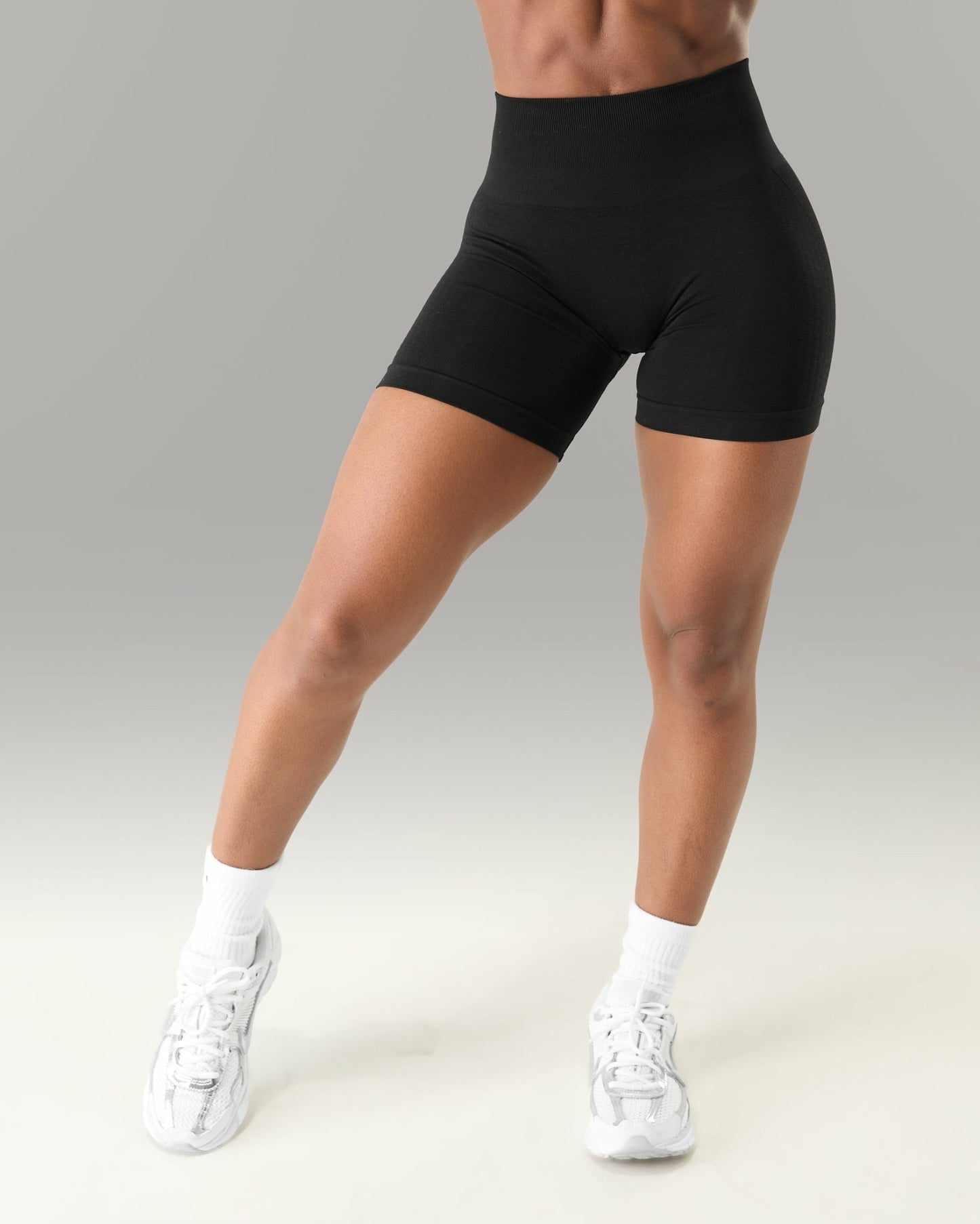 Contour Ultra-High Rise Short - Black | Alphalete