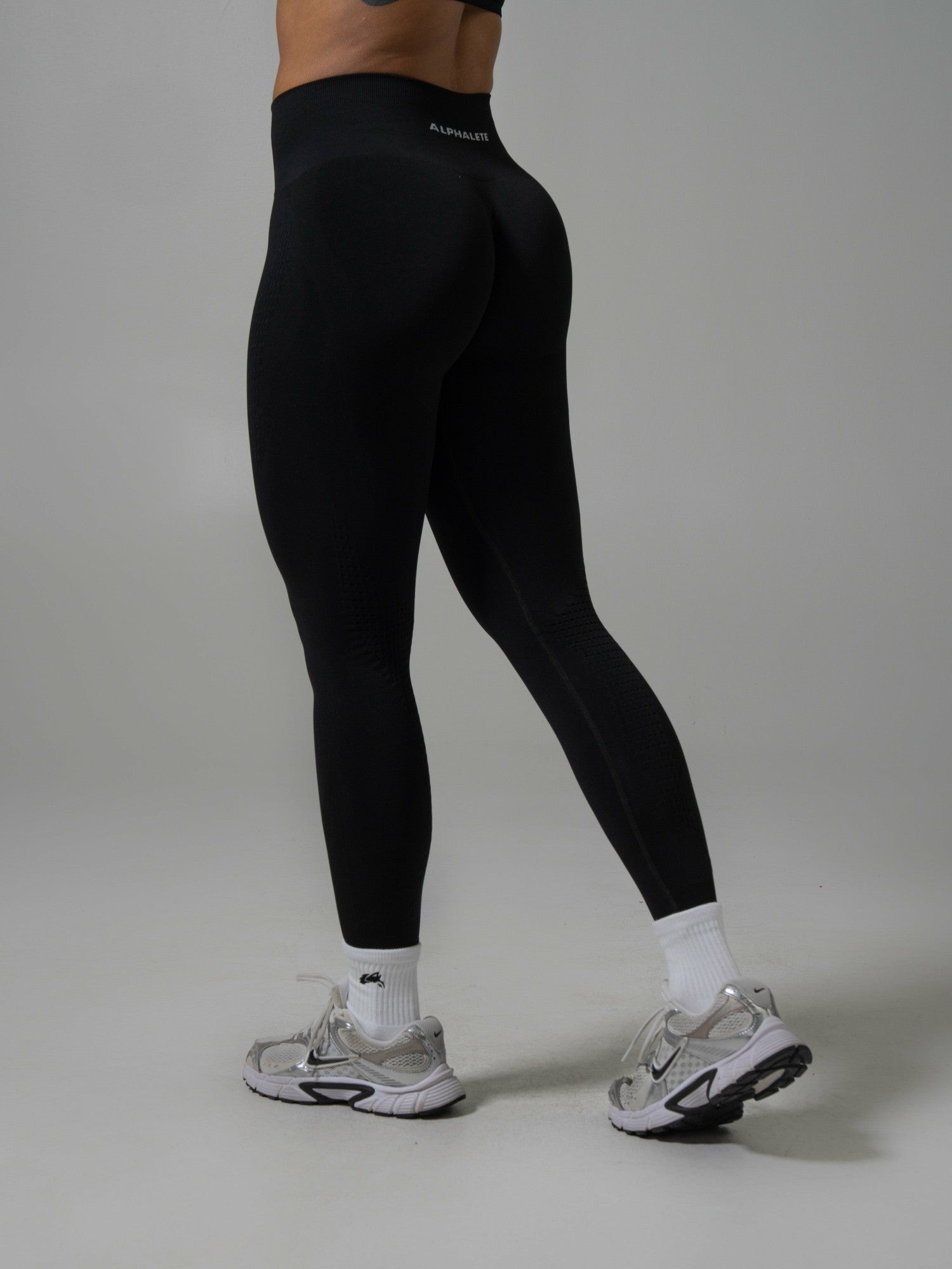 Contour Mid Rise Legging - Black | Alphalete
