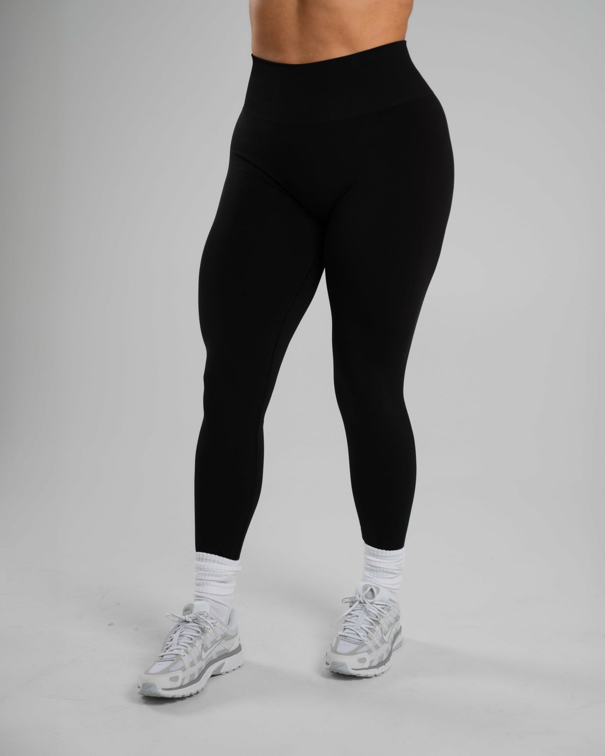 Amplify Mid Rise Legging - Black | Alphalete