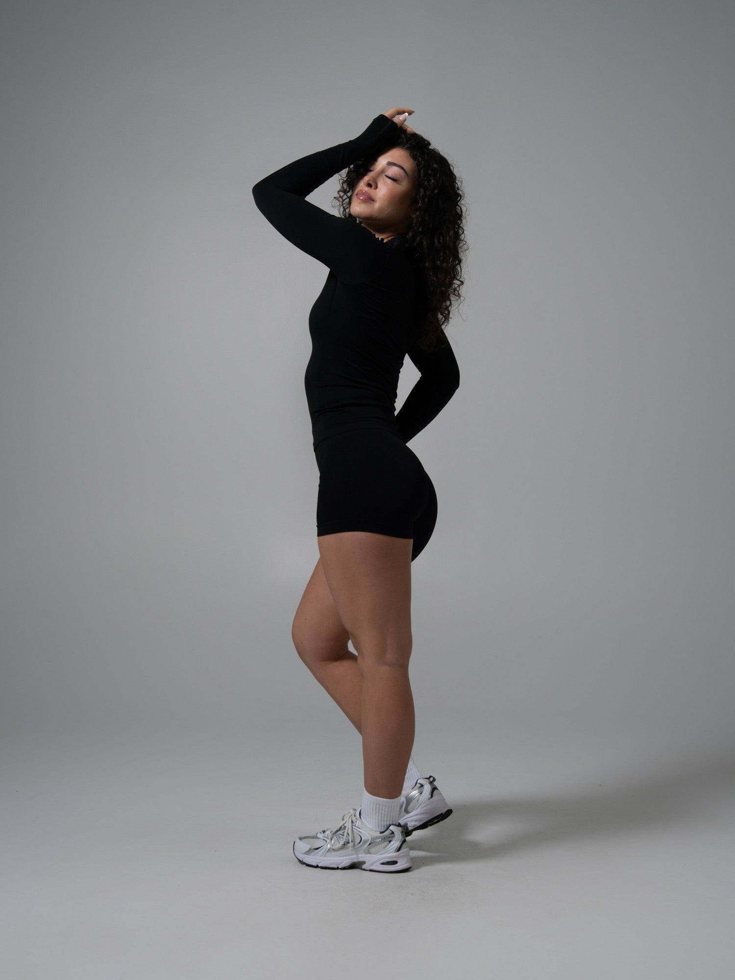 Amplify LS Long - Black - Workout Clothes | Alphalete