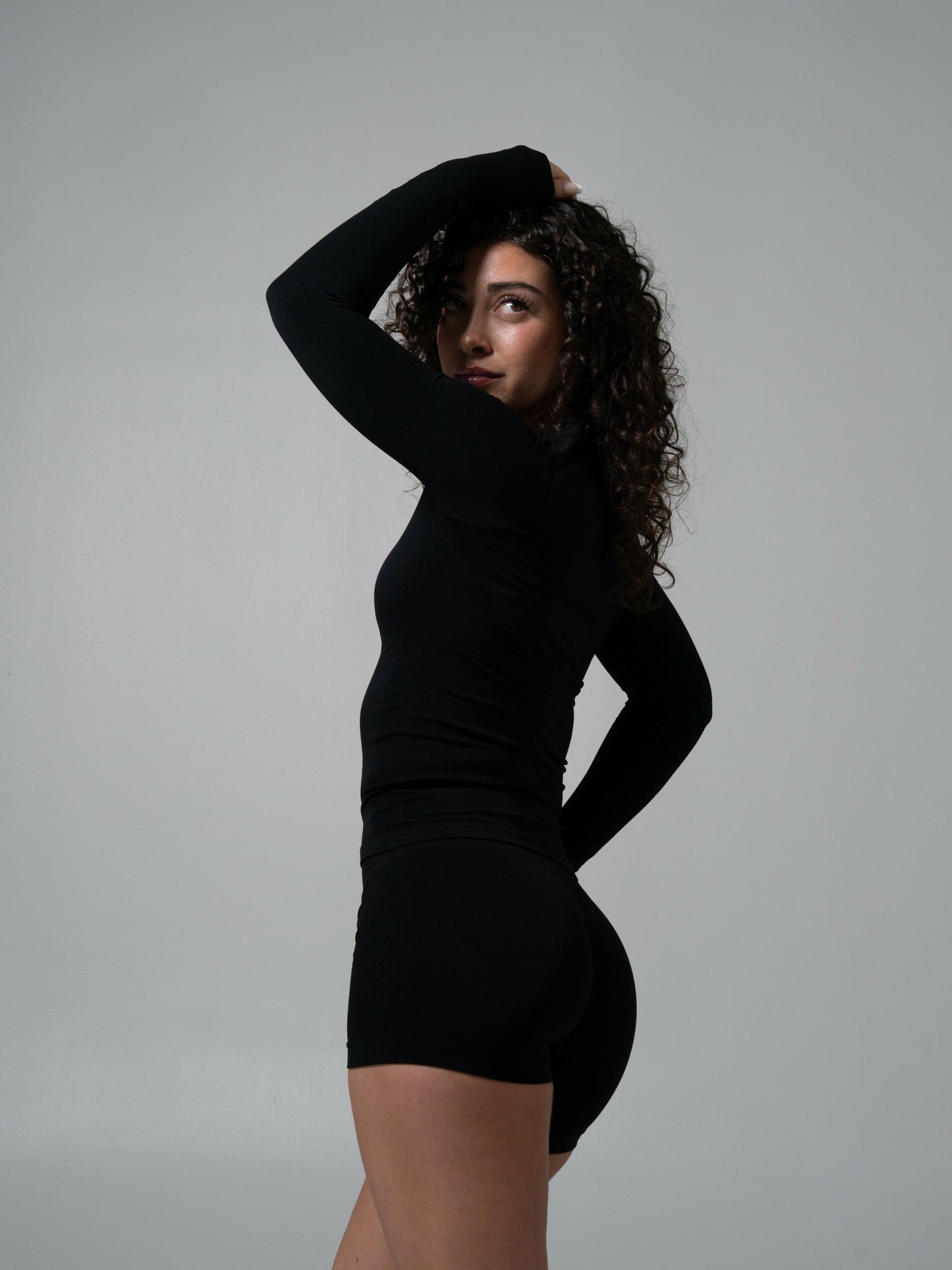 Amplify LS Long - Black - Workout Clothes | Alphalete