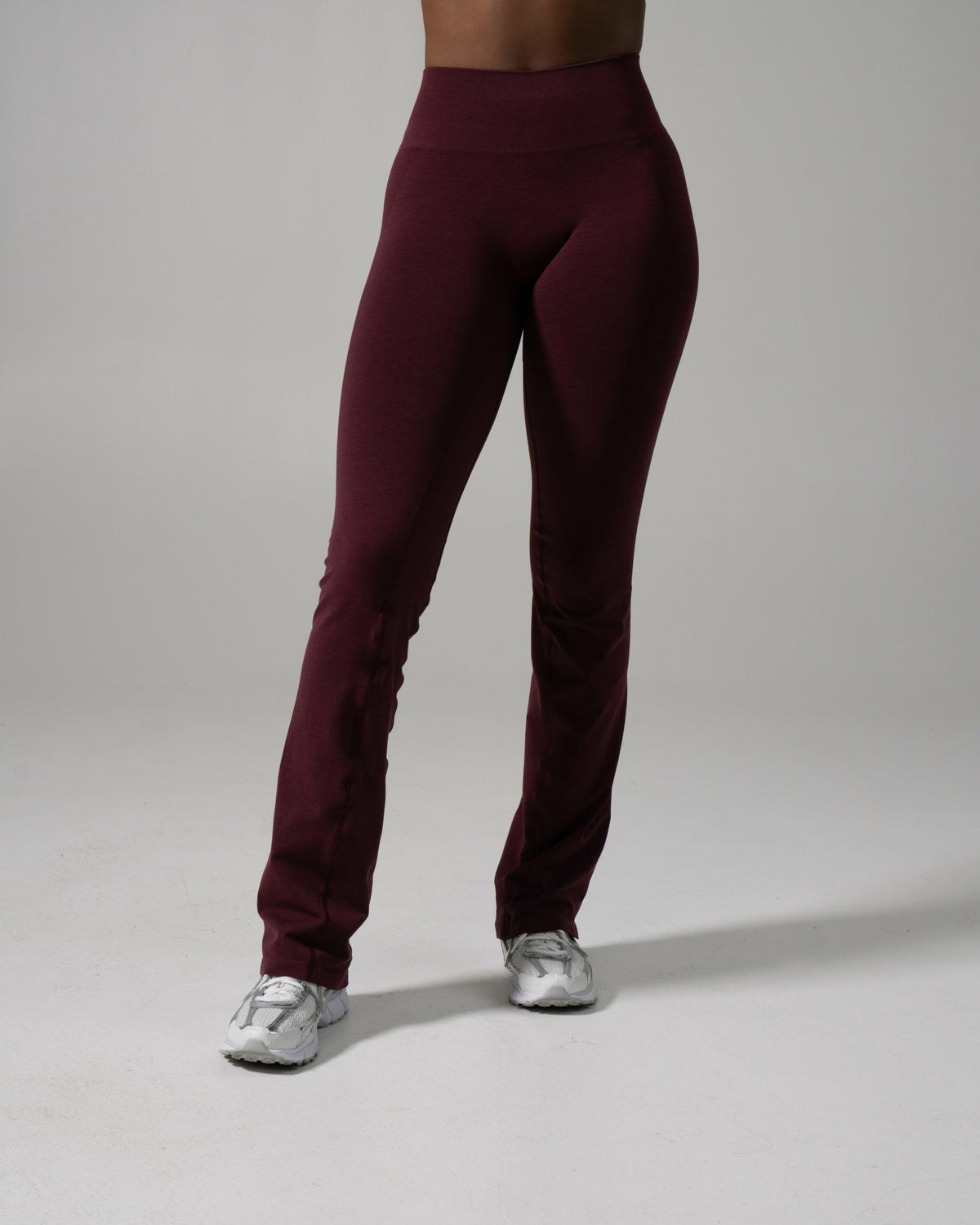 Pump Mid Rise Flared Pant Long - Merlot | Alphalete