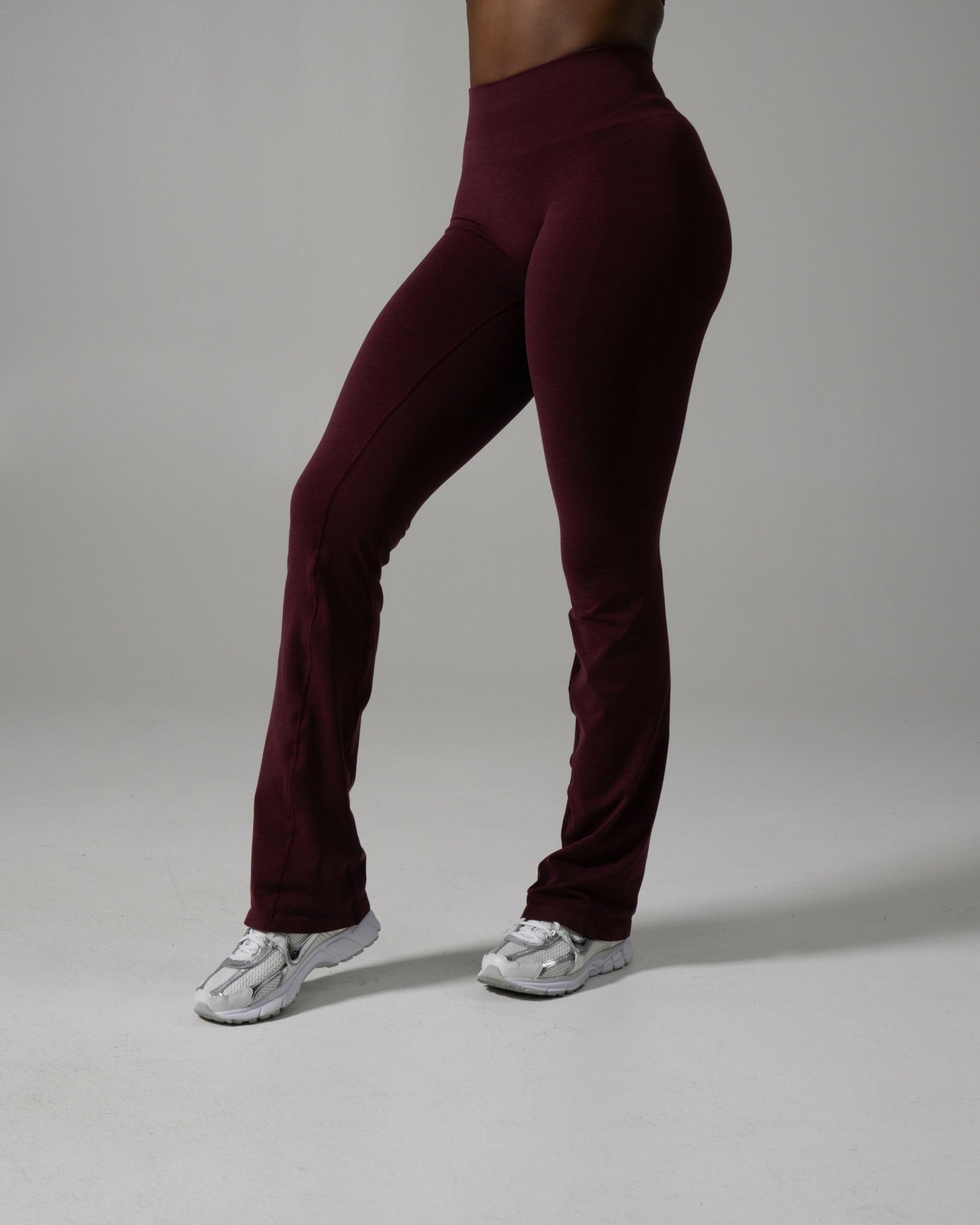 Pump Mid Rise Flared Pant Long - Merlot | Alphalete