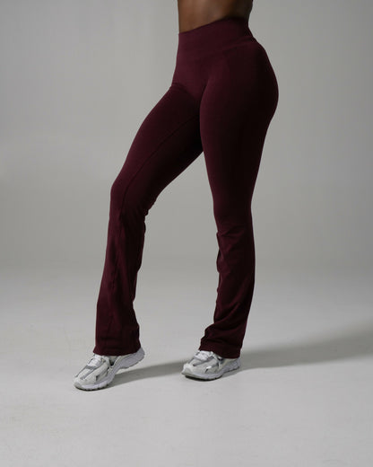 Pump Mid Rise Flared Pant Long - Merlot | Alphalete