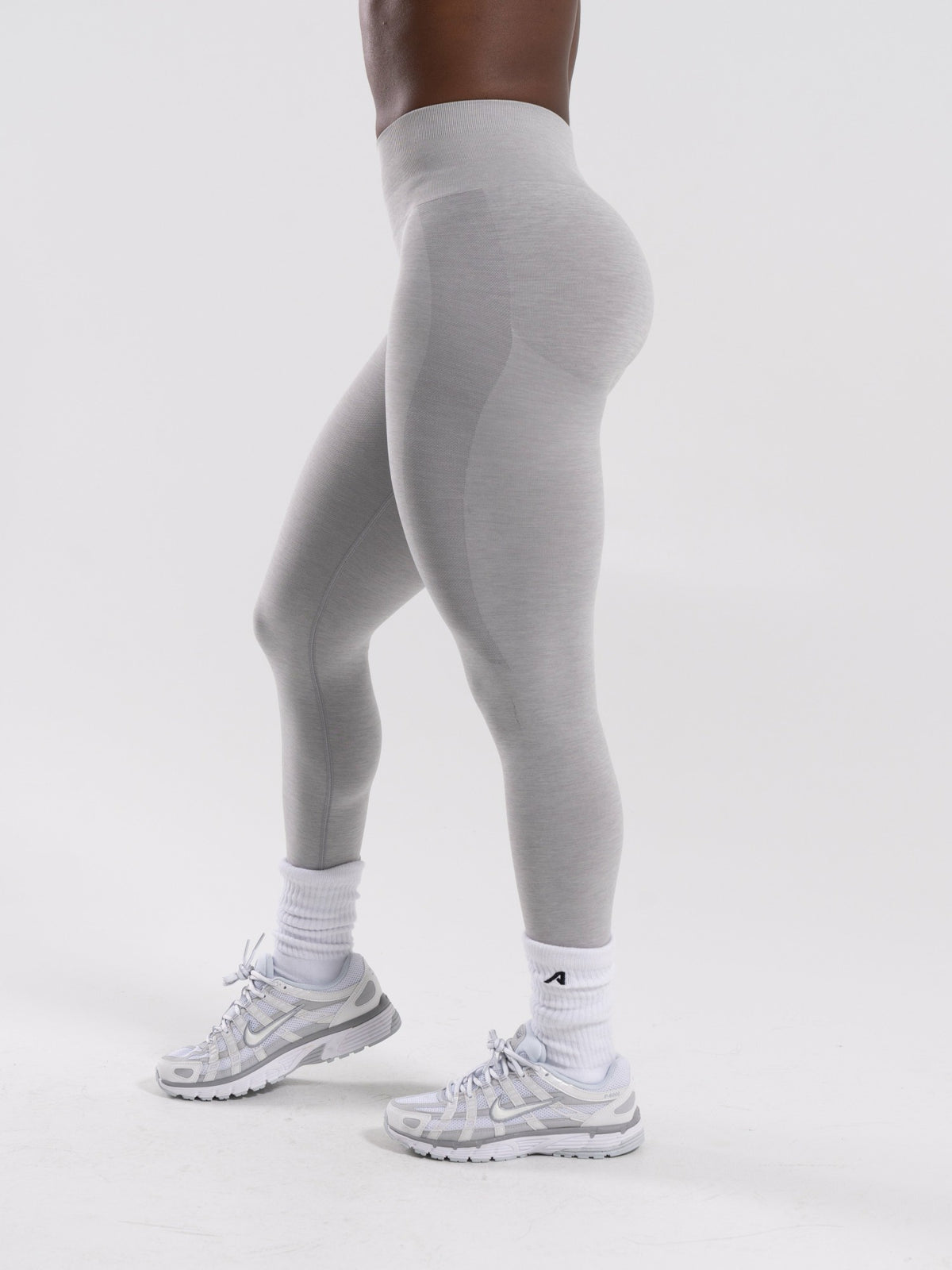 Pump Mid Rise Legging - LT Heather | Alphalete