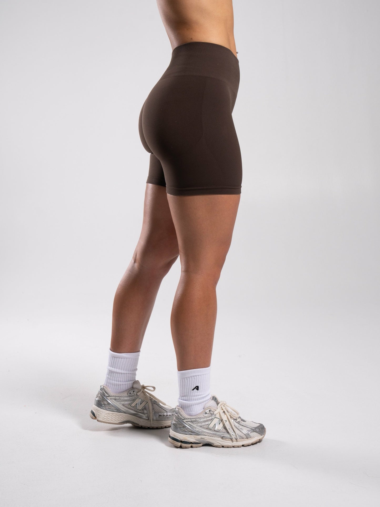 Pump Mid Rise Short - Walnut - Workout Clothes For Women | Alphalete
