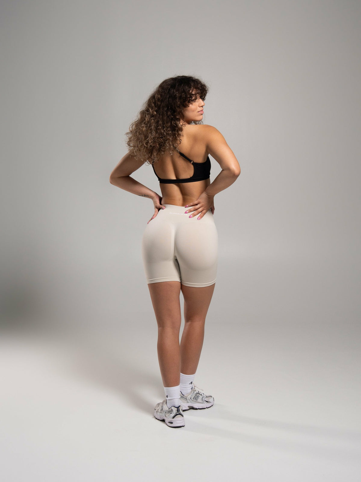 Pump Mid Rise Short - Wheat - Workout Clothes For Women | Alphalete