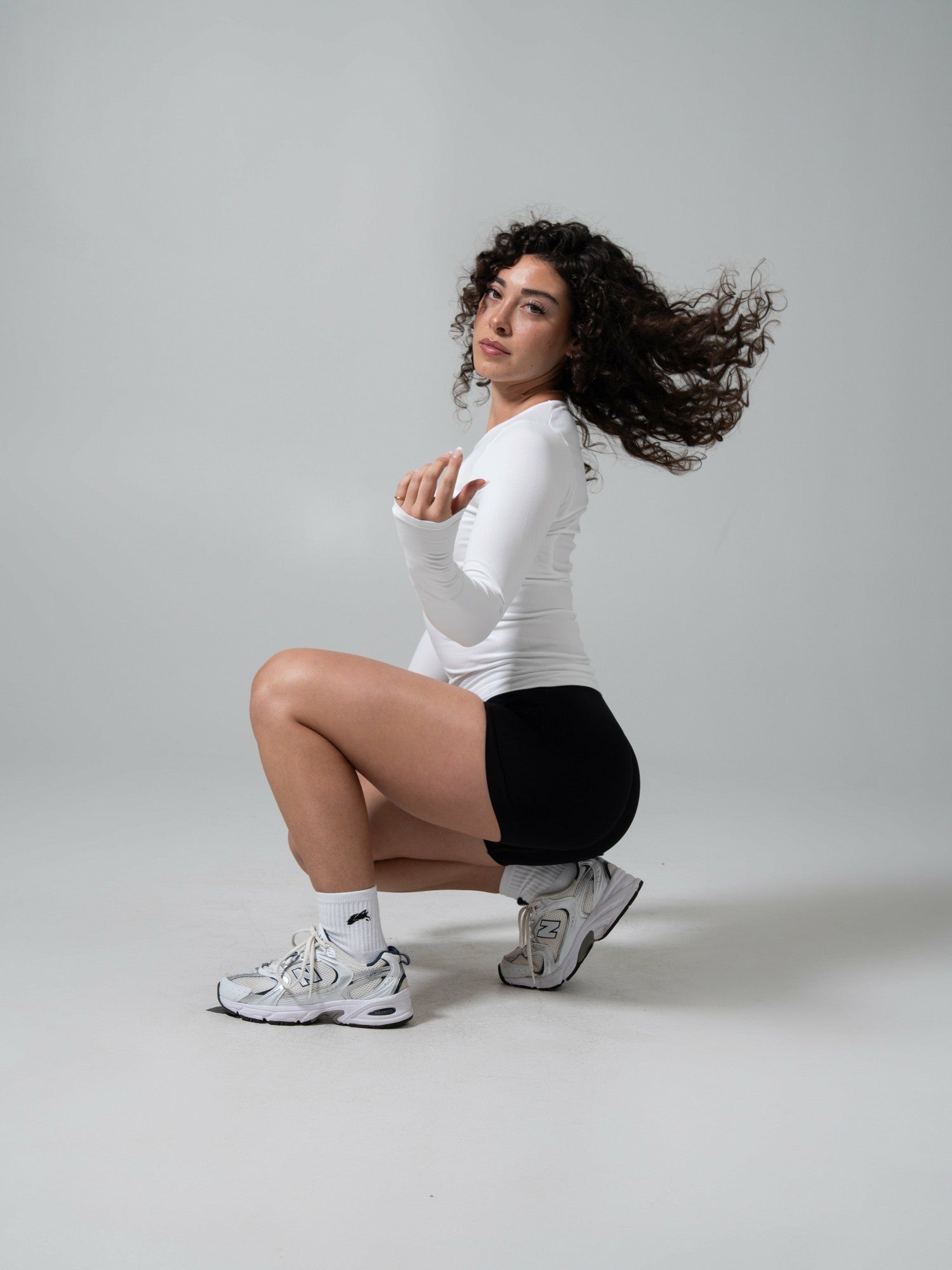 Amplify LS Long - White - Workout Clothes | Alphalete