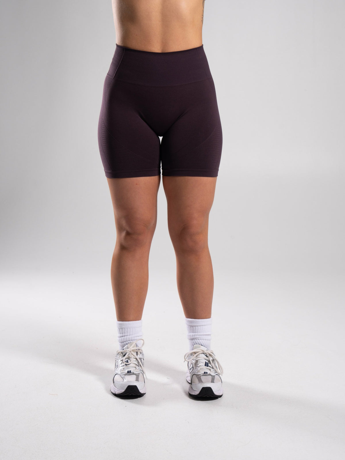 Revive High Rise Short - Black Garnet | Alphalete