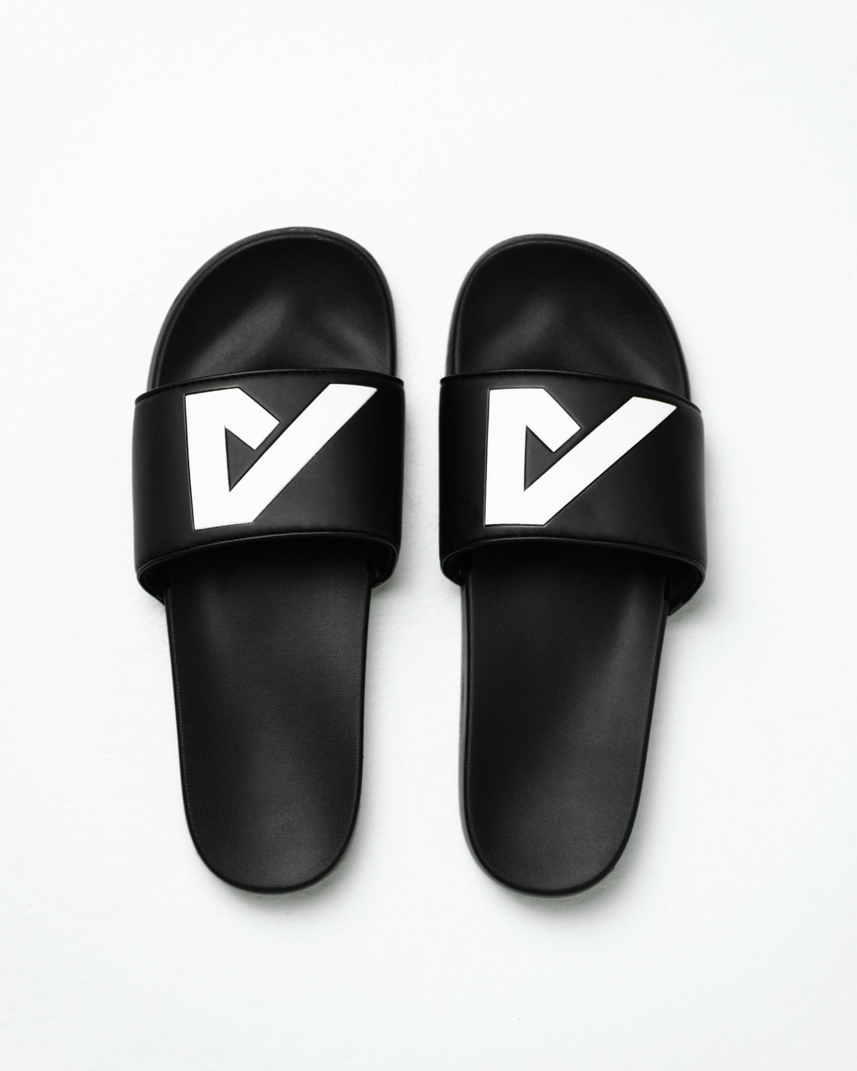 Alpha Slides - Black / White - Workout Clothes | Alphalete