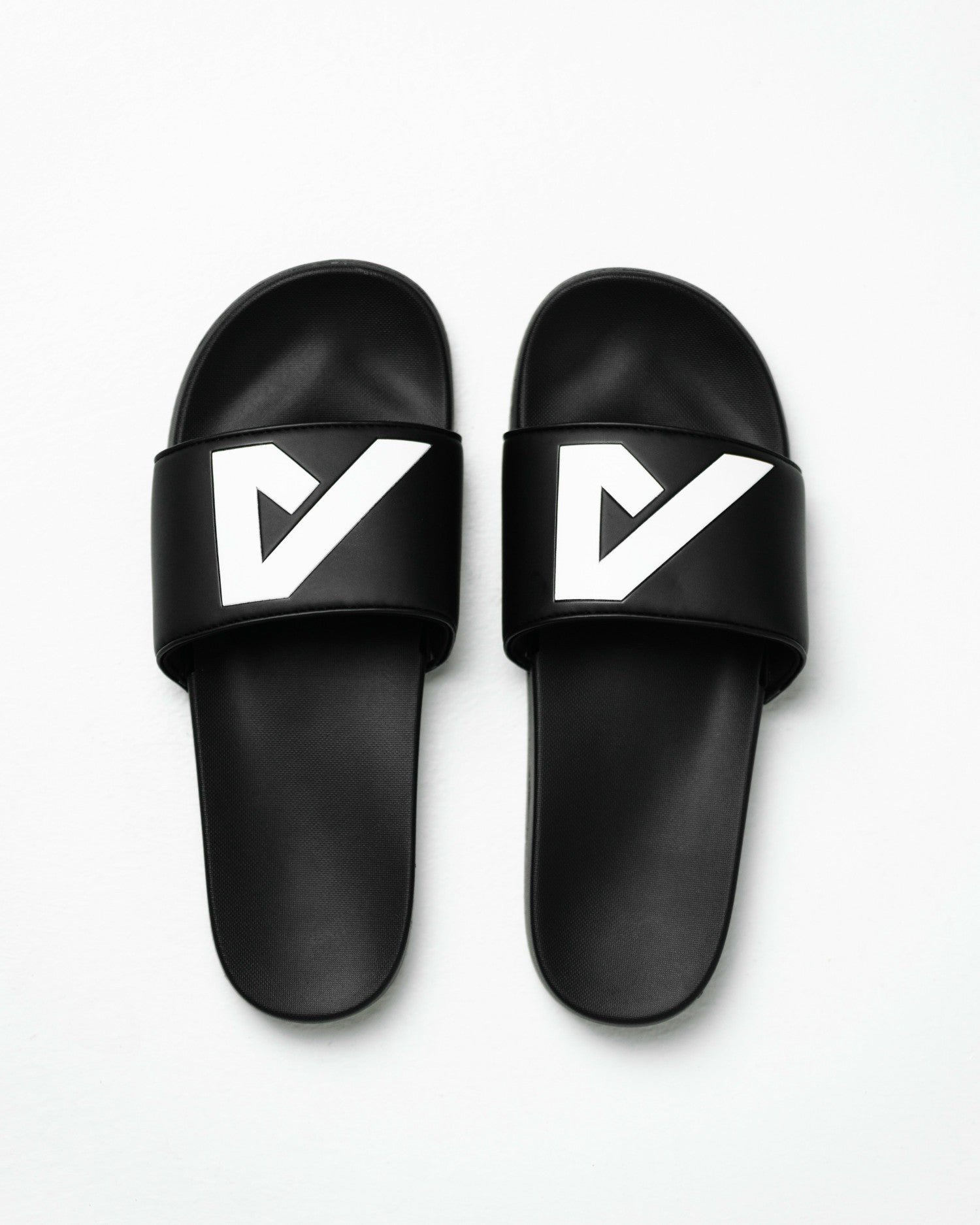 Alpha Slides - Black / White - Workout Clothes | Alphalete